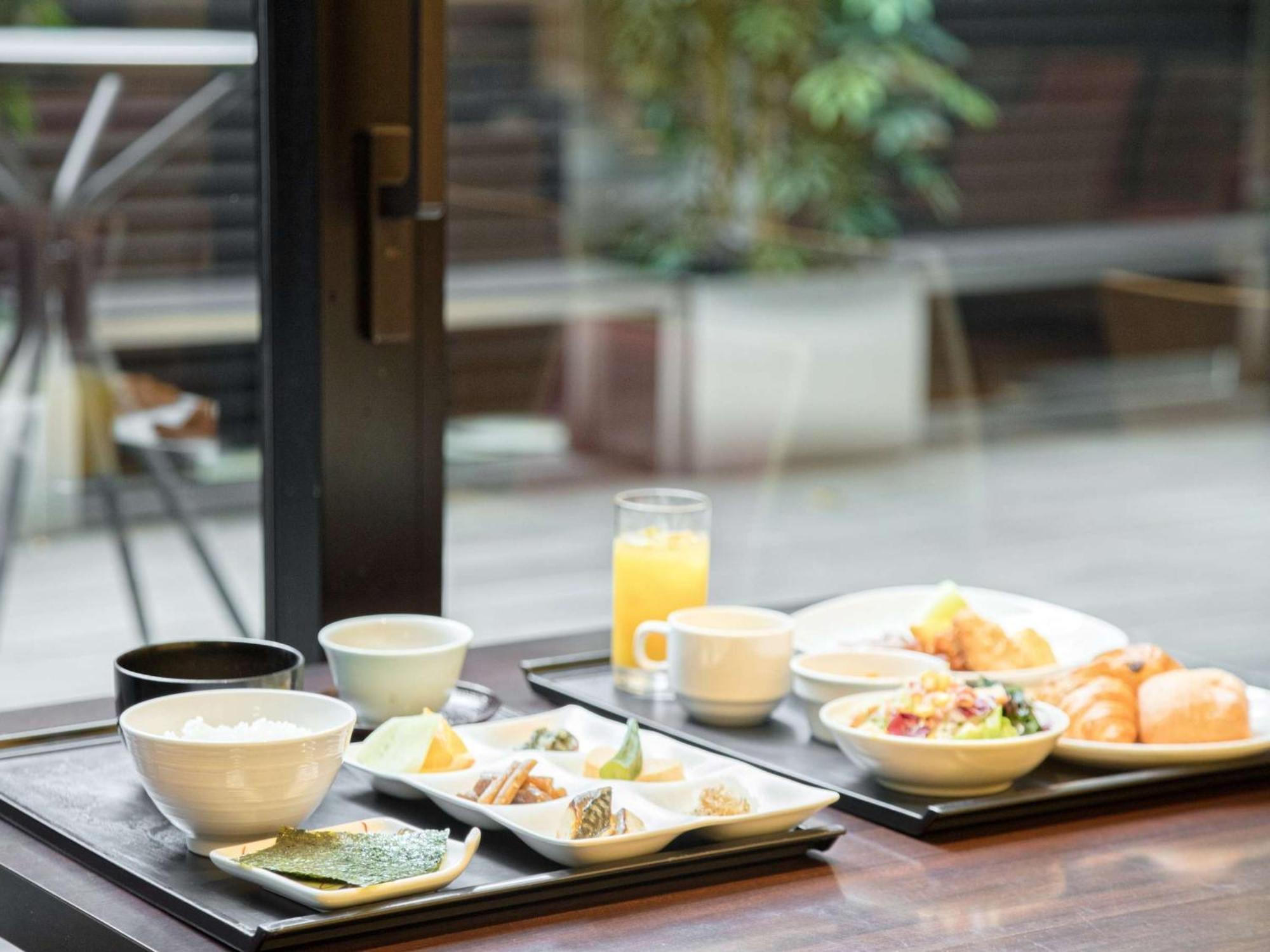 Cross Wave Umeda Hotel 3*