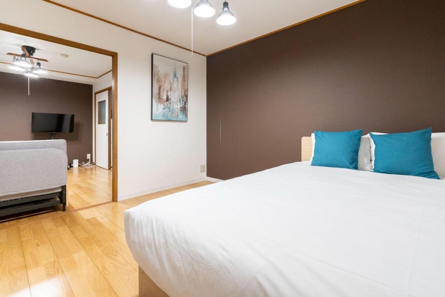 Urban Plaza Apartment *