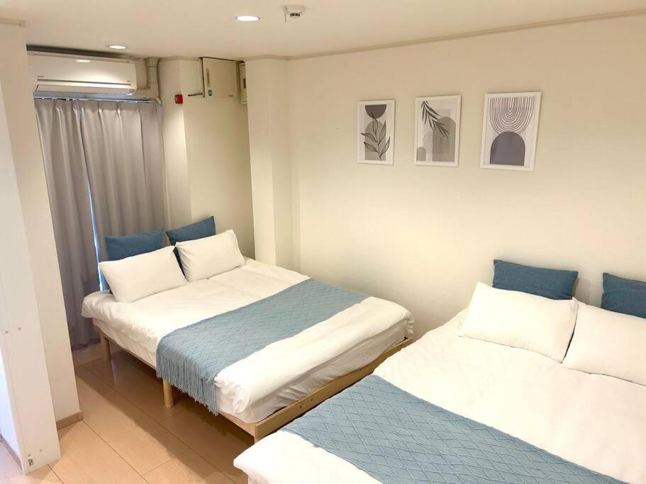 Apartment 鶴橋駅徒歩4分/道頓堀・なんばへ地下鉄4分/広々スペース3階戸建て貸切 *
