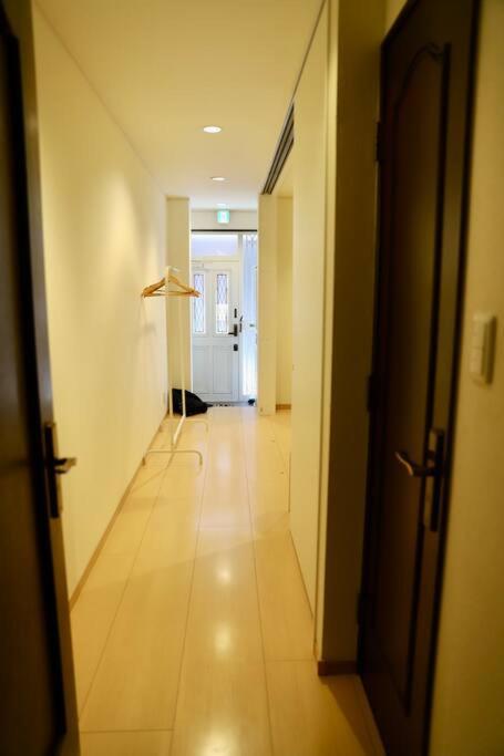 鶴橋駅徒歩4分/道頓堀・なんばへ地下鉄4分/広々スペース3階戸建て貸切 Apartment *