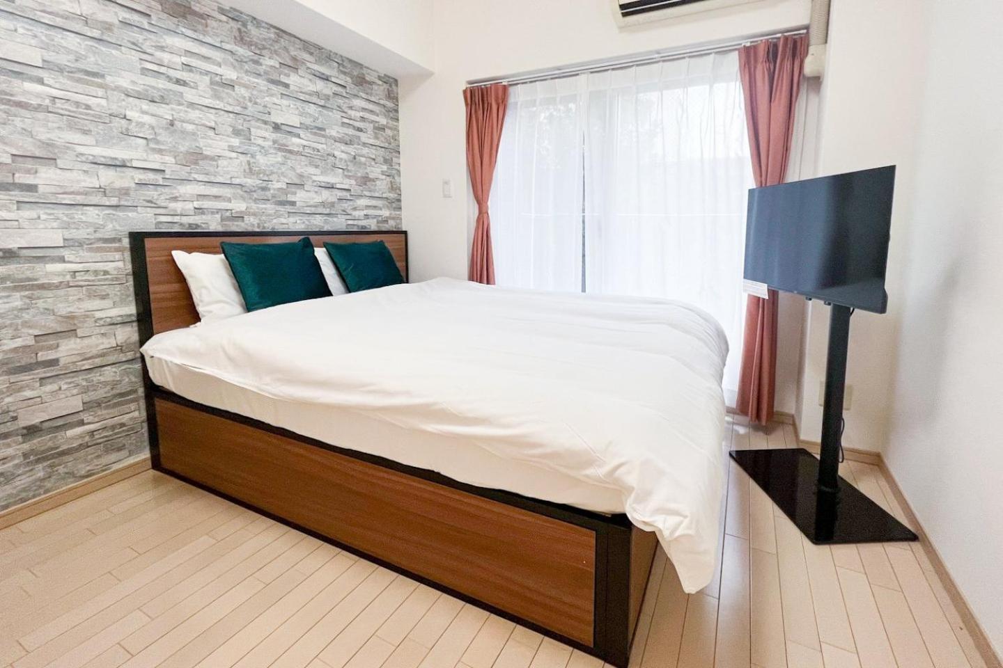 Apartment Diorecrest East Shinsaibashi *