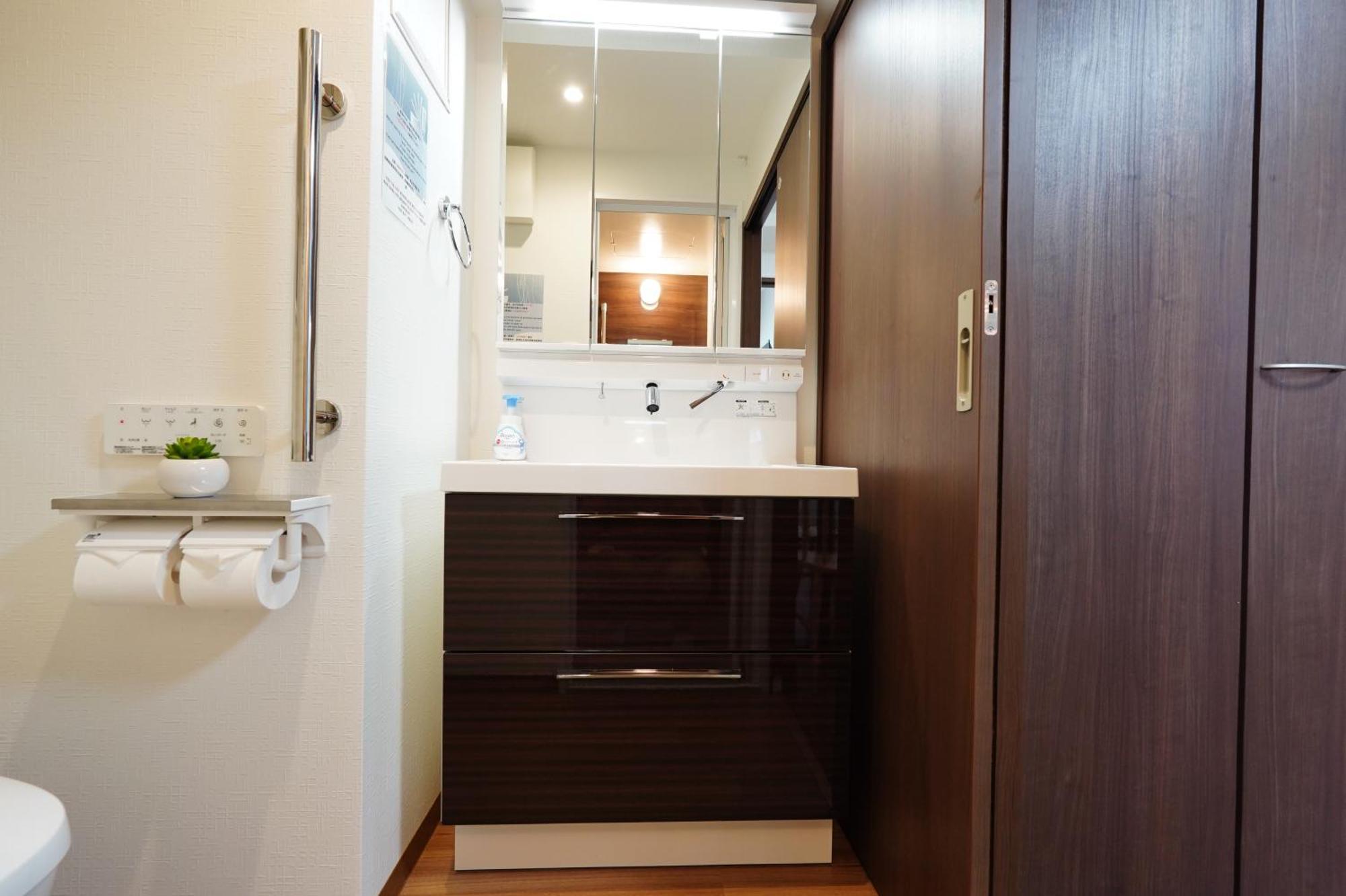 Kuromon Royal Niponbashi Apartment Osaka