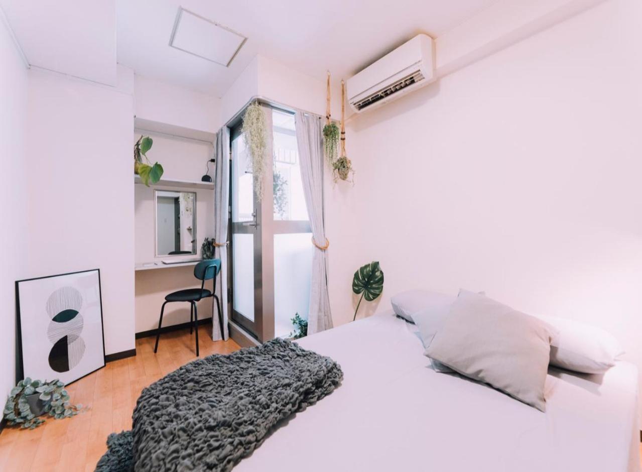 Apartment Minimalist Loft Namba Compact Studio With A 24-hour Gym Ma205