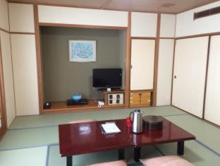 Yamatoya Honten Ryokan 3*