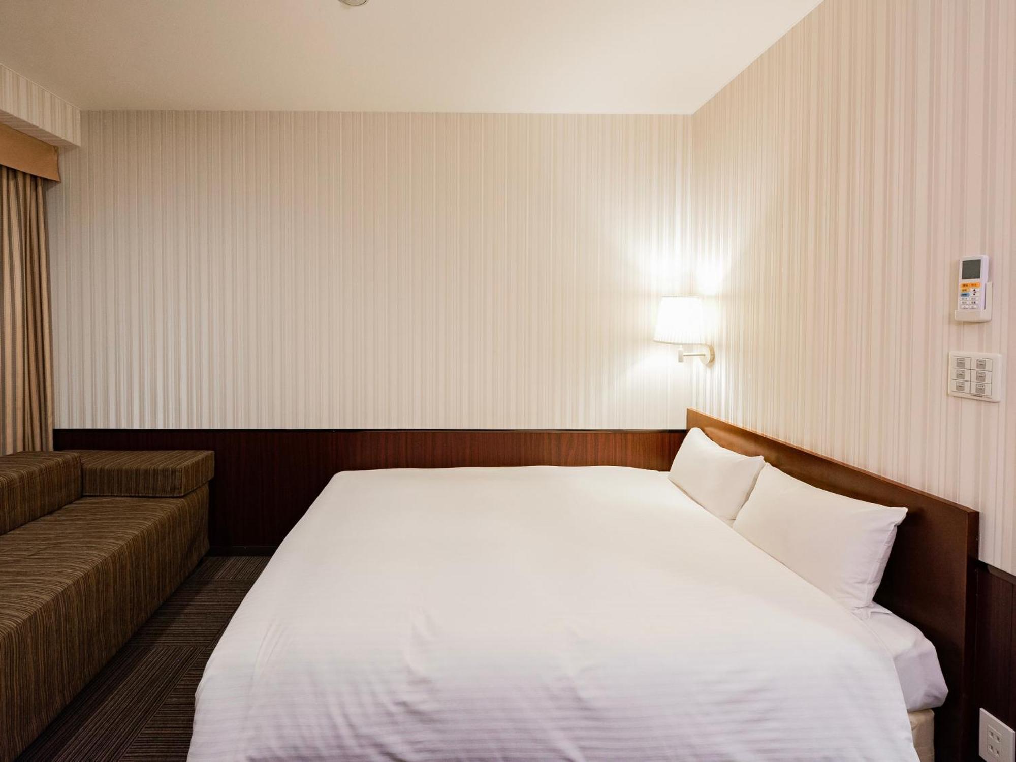 Hillarys Hotel 3*