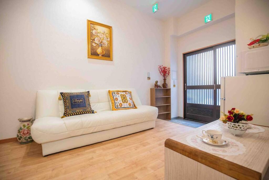 Apartment 机场直达黑门市场1分钟公寓3房一厅2厕所2浴室 *