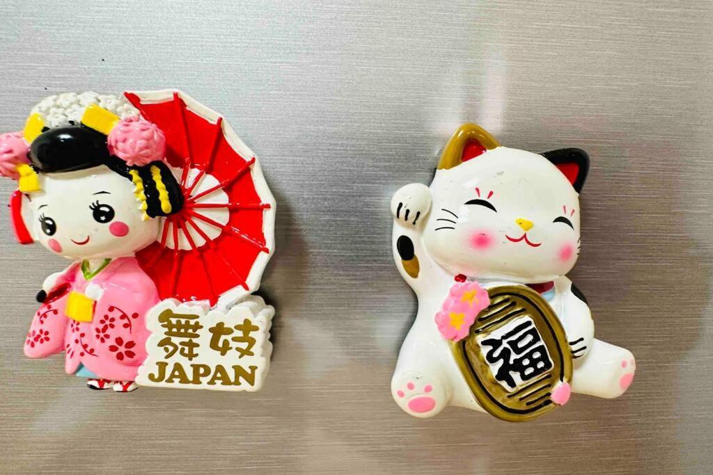 303黒門市場すぐ30秒!道頓堀まで徒歩8分!でんでんタウン徒歩3分!通天閣徒歩9分!観光に最高! *