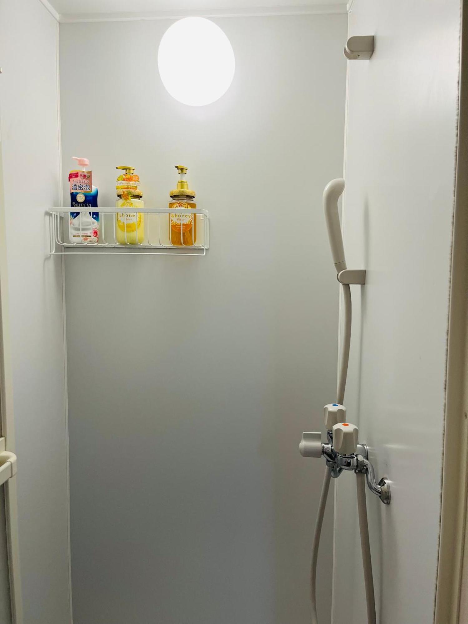 Children Free, 6 Adults , 8 Minutes By Train To Namba Villa