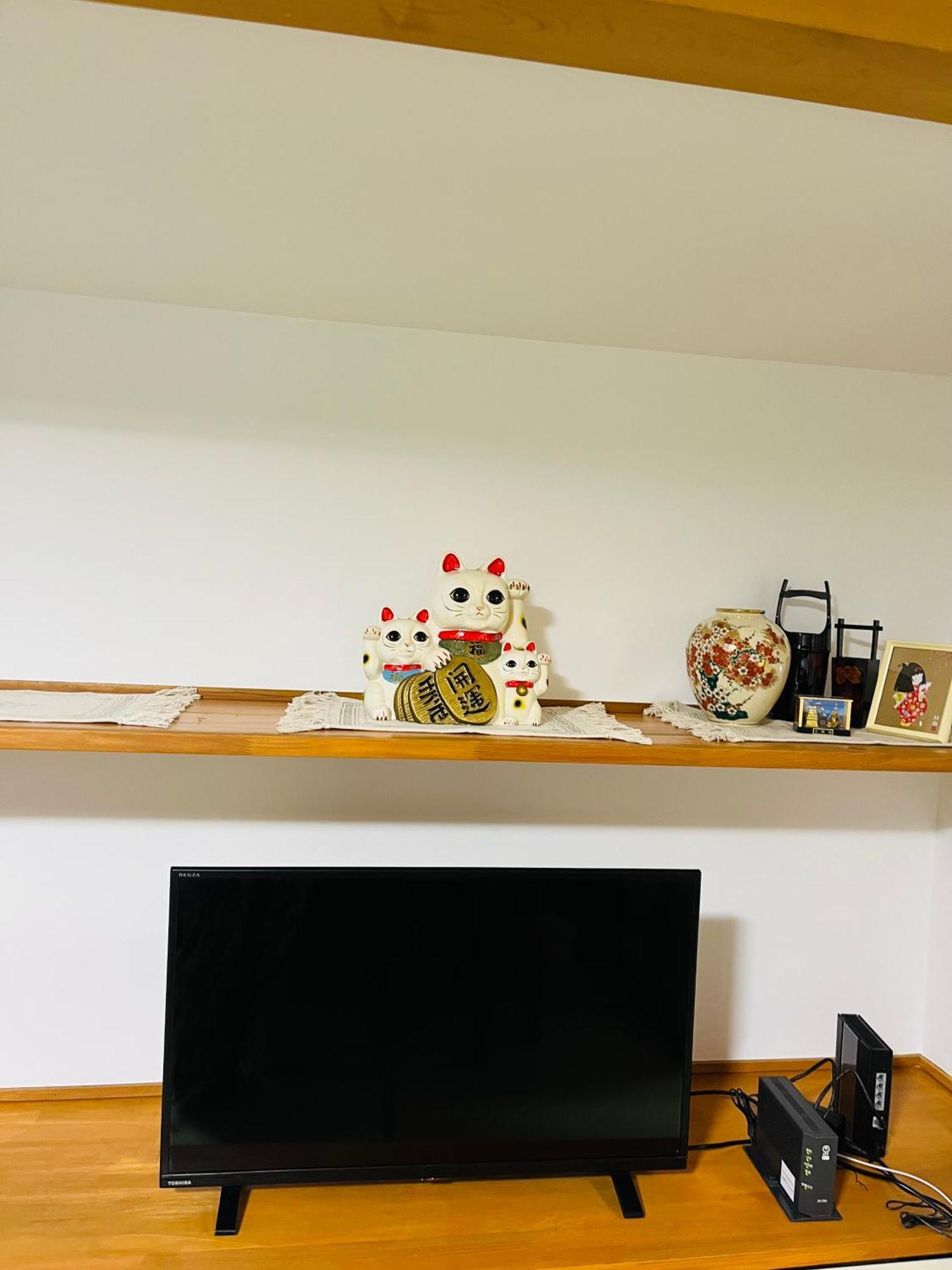 Children Free, 6 Adults , 8 Minutes By Train To Namba Villa