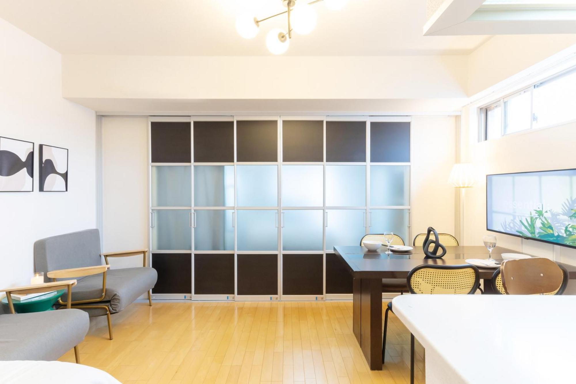 Shinsaibashi Lofts Apartment
