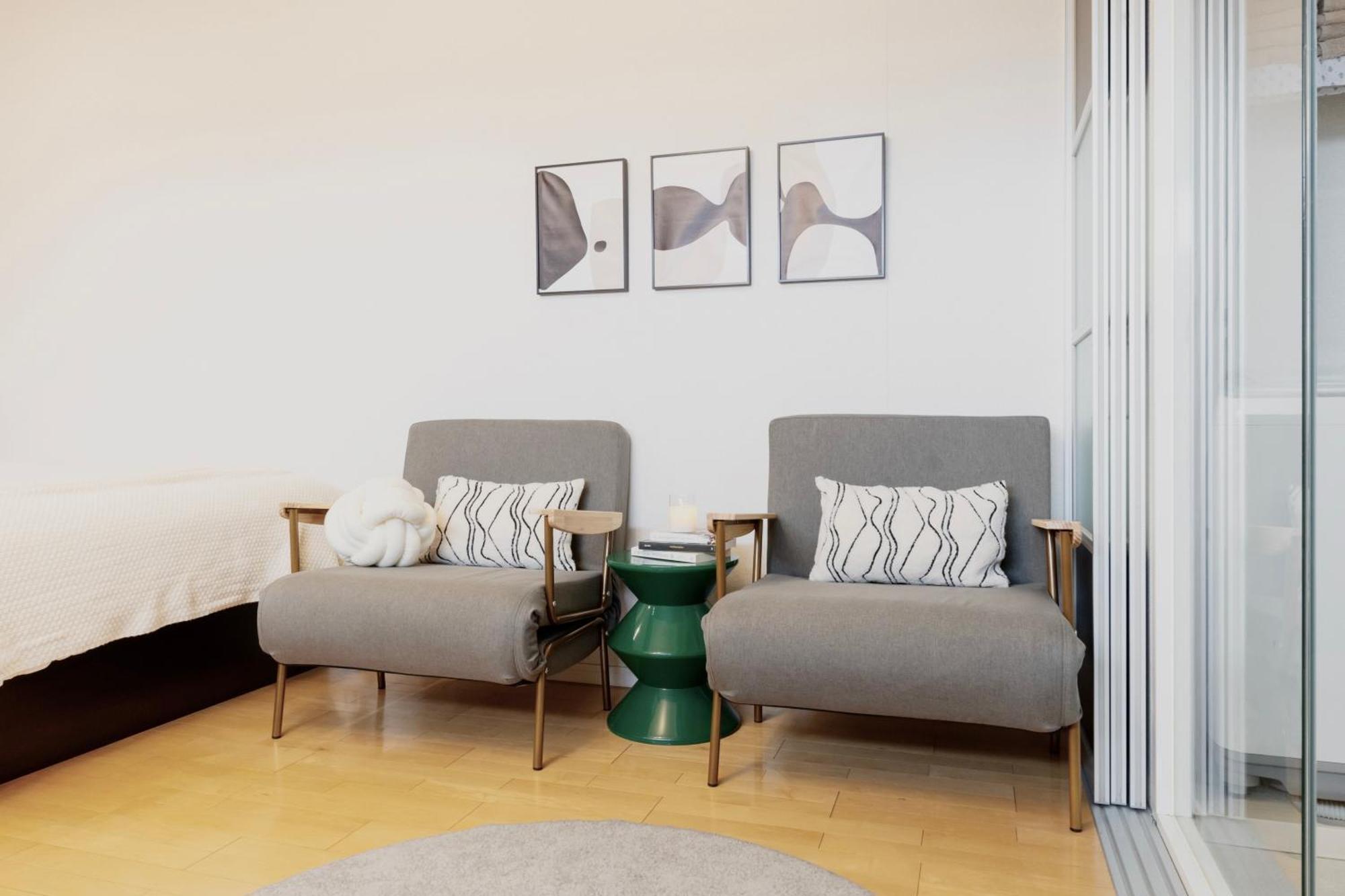 Shinsaibashi Lofts Apartment