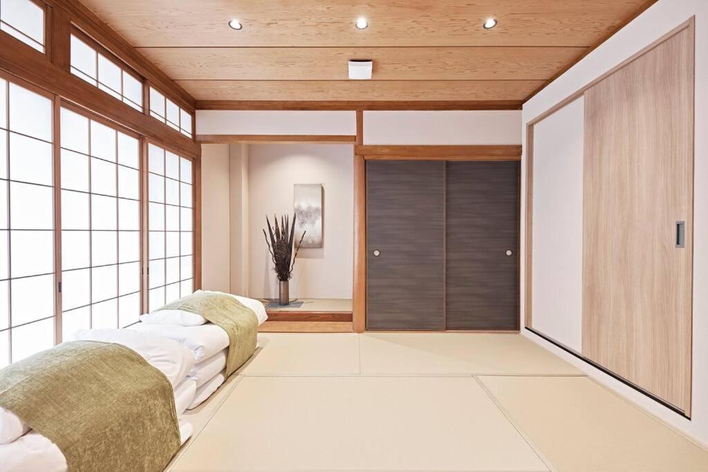 Eni Kuromon Apartment