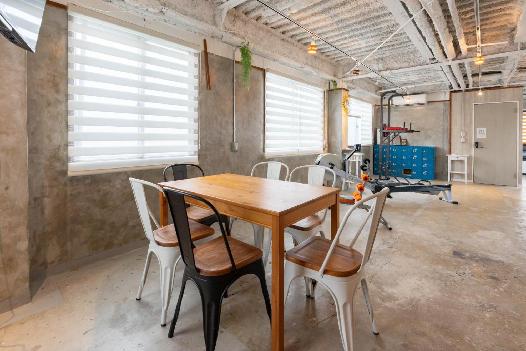 Aparthotel U.house
