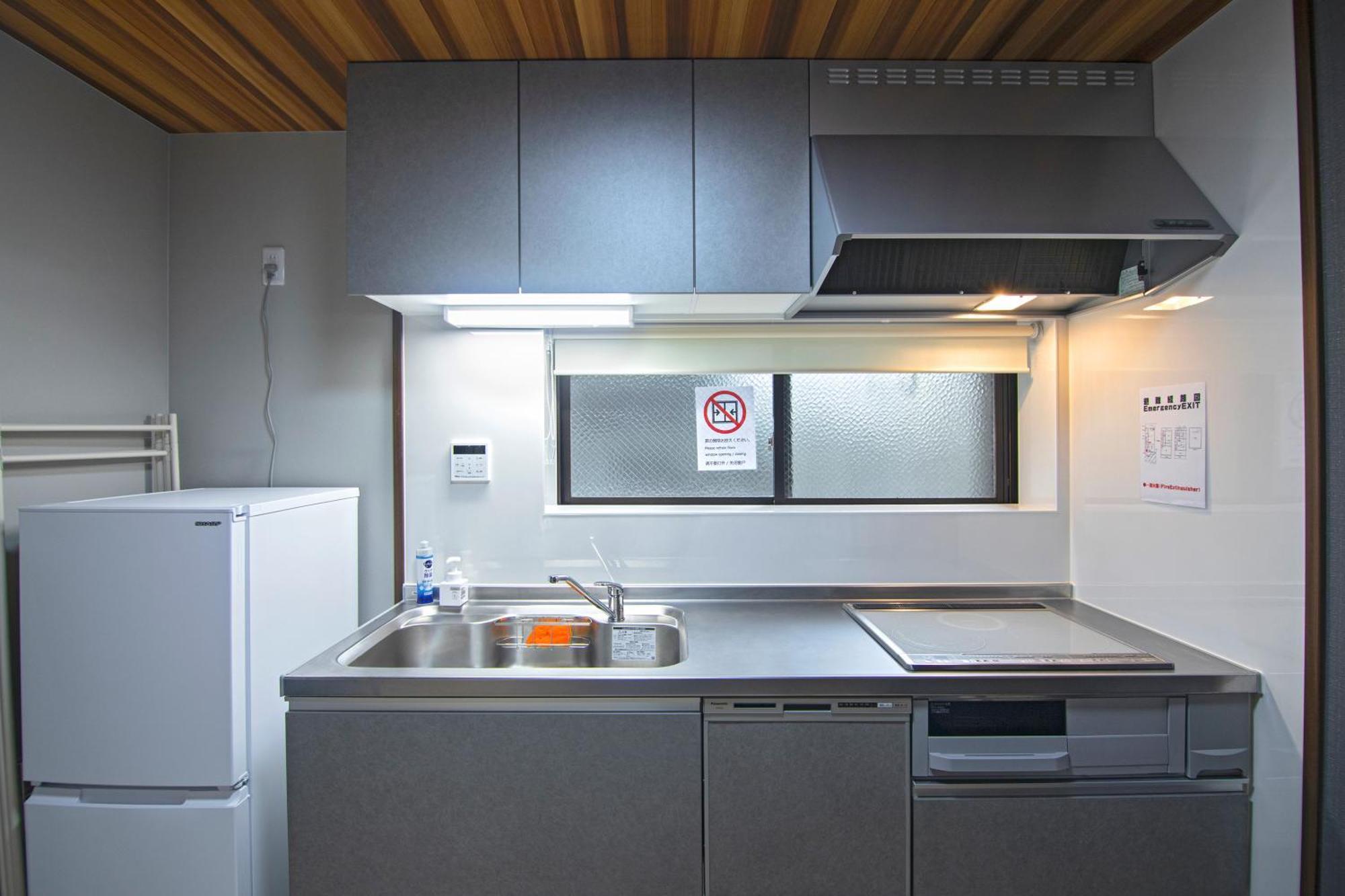 Apartment ニシナカhouse 新大阪駅から1駅 Osaka