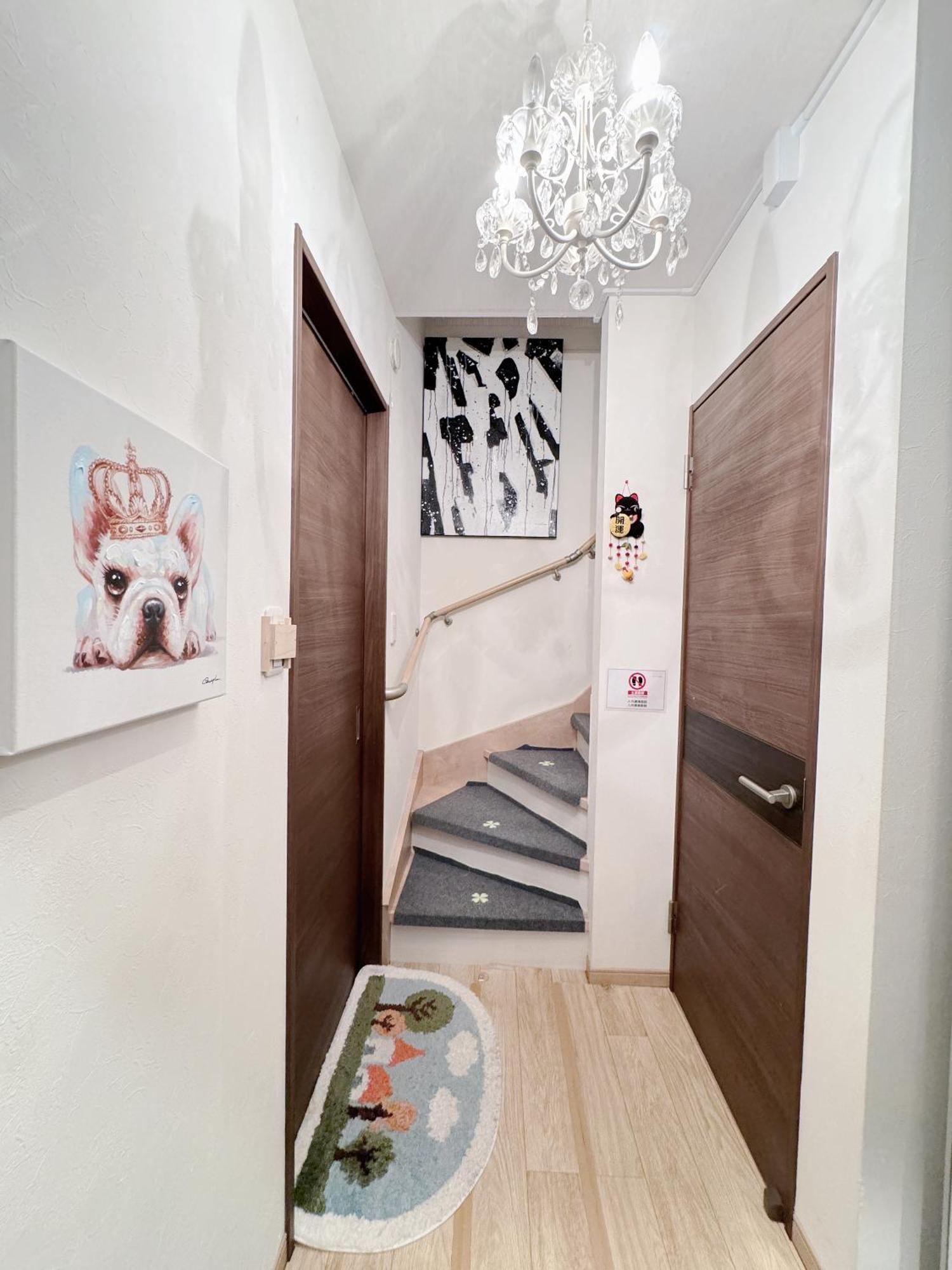 Villa 中央区独栋三室2卫一厅小楼供您使用，双地铁，车站徒步6分钟。满足您吃住行游购娱的各项选择 Osaka