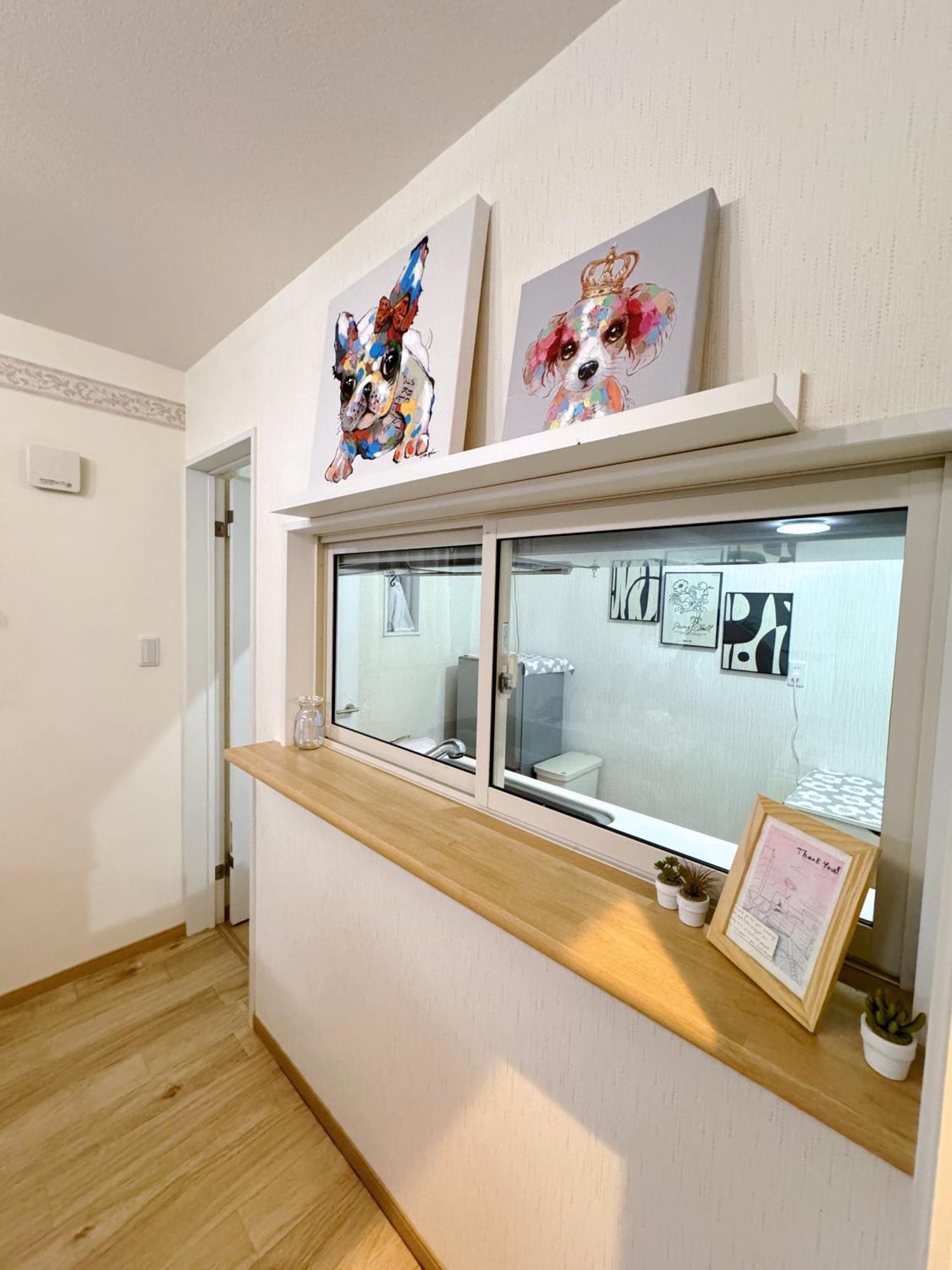 Villa 中央区独栋三室2卫一厅小楼供您使用，双地铁，车站徒步6分钟。满足您吃住行游购娱的各项选择 *