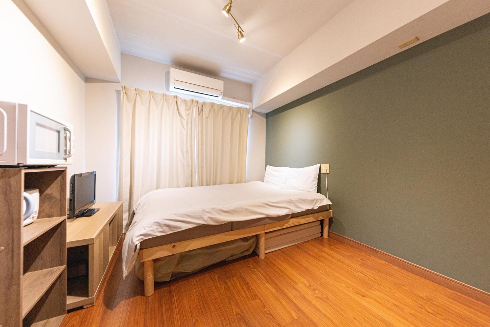Apartment 702 道頓堀側のお部屋 中心地へのアクセス抜群 ダブルベッド1台 お布団1枚 *