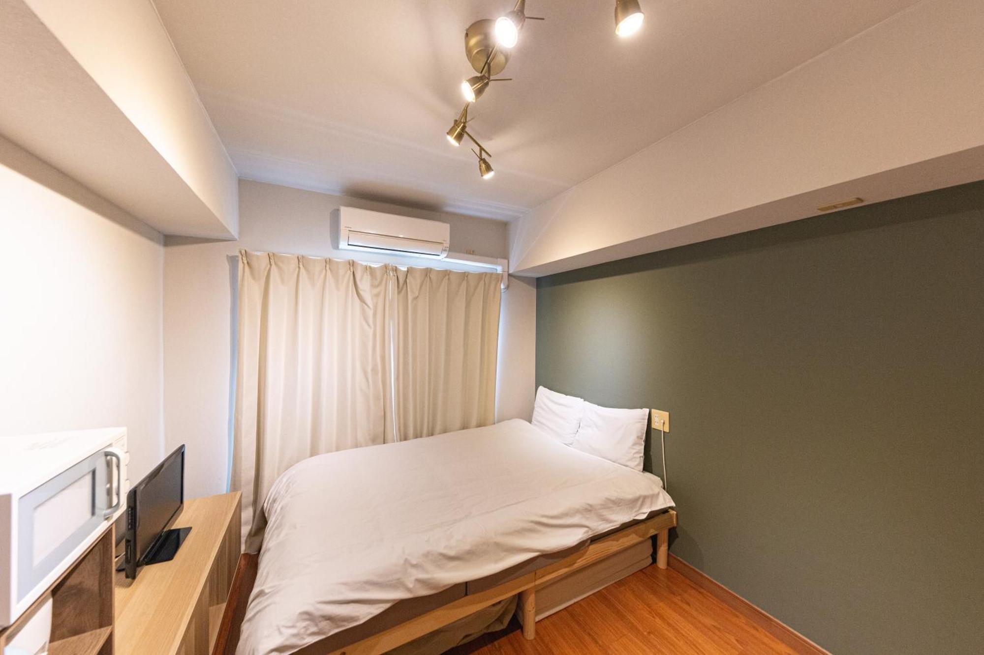 702 道頓堀側のお部屋 中心地へのアクセス抜群 ダブルベッド1台 お布団1枚 Apartment Osaka