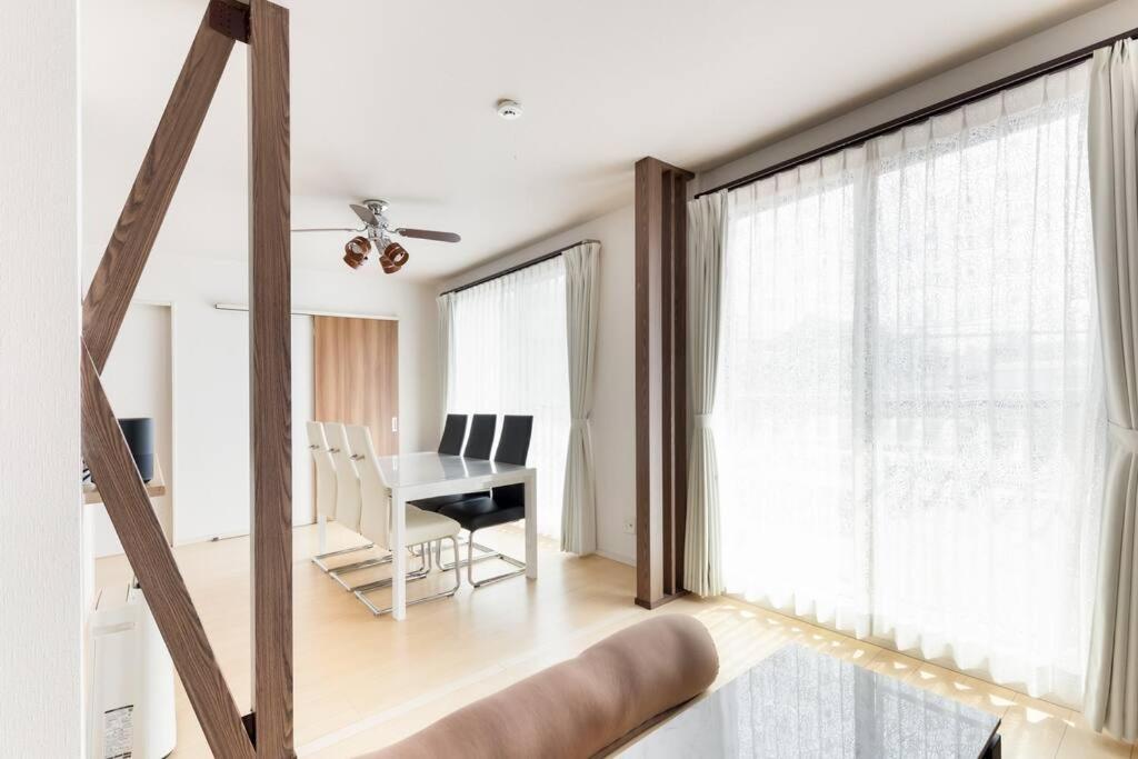 Eene Apartment *