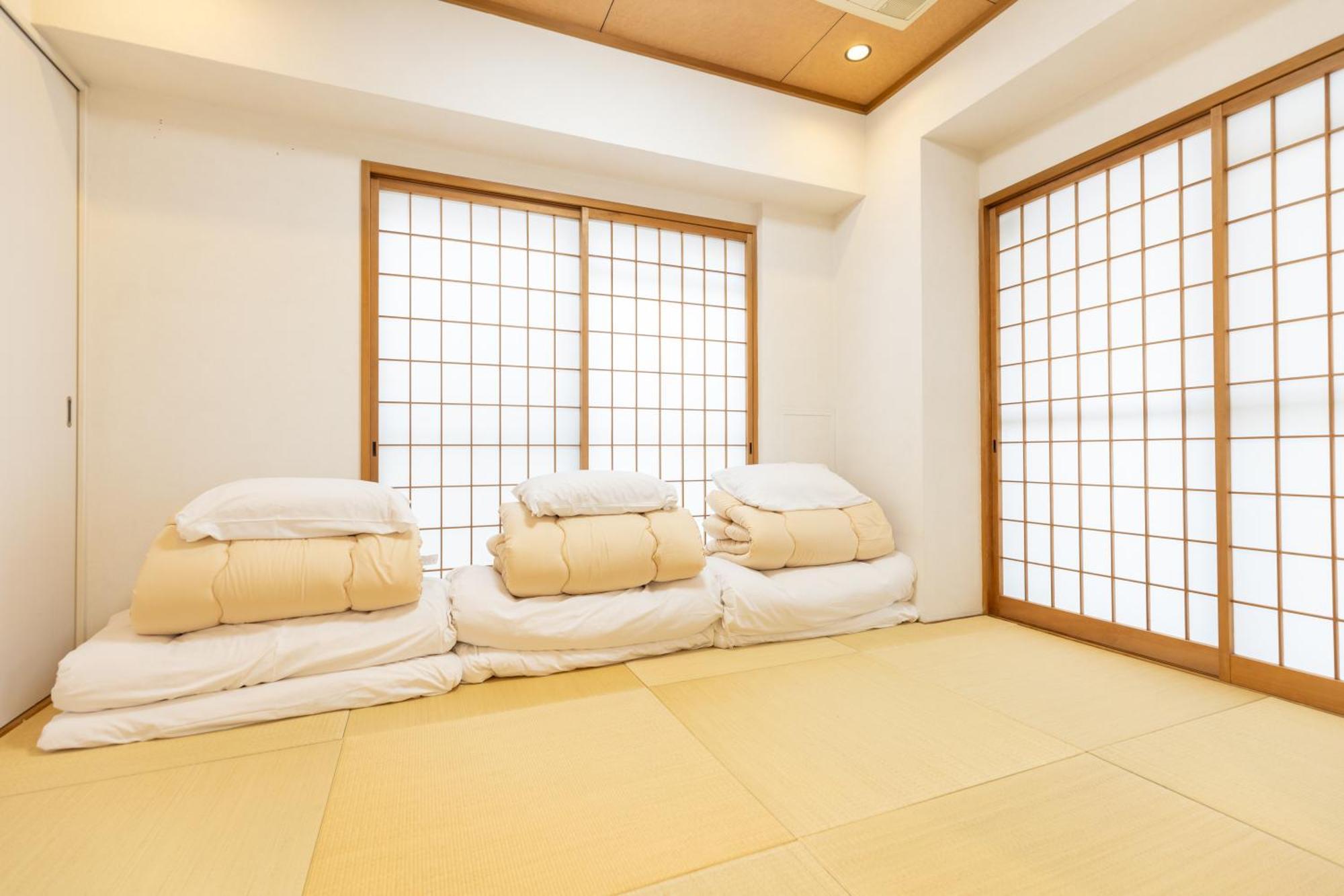 Groundcourt Namba: For Large Groups Apartment
