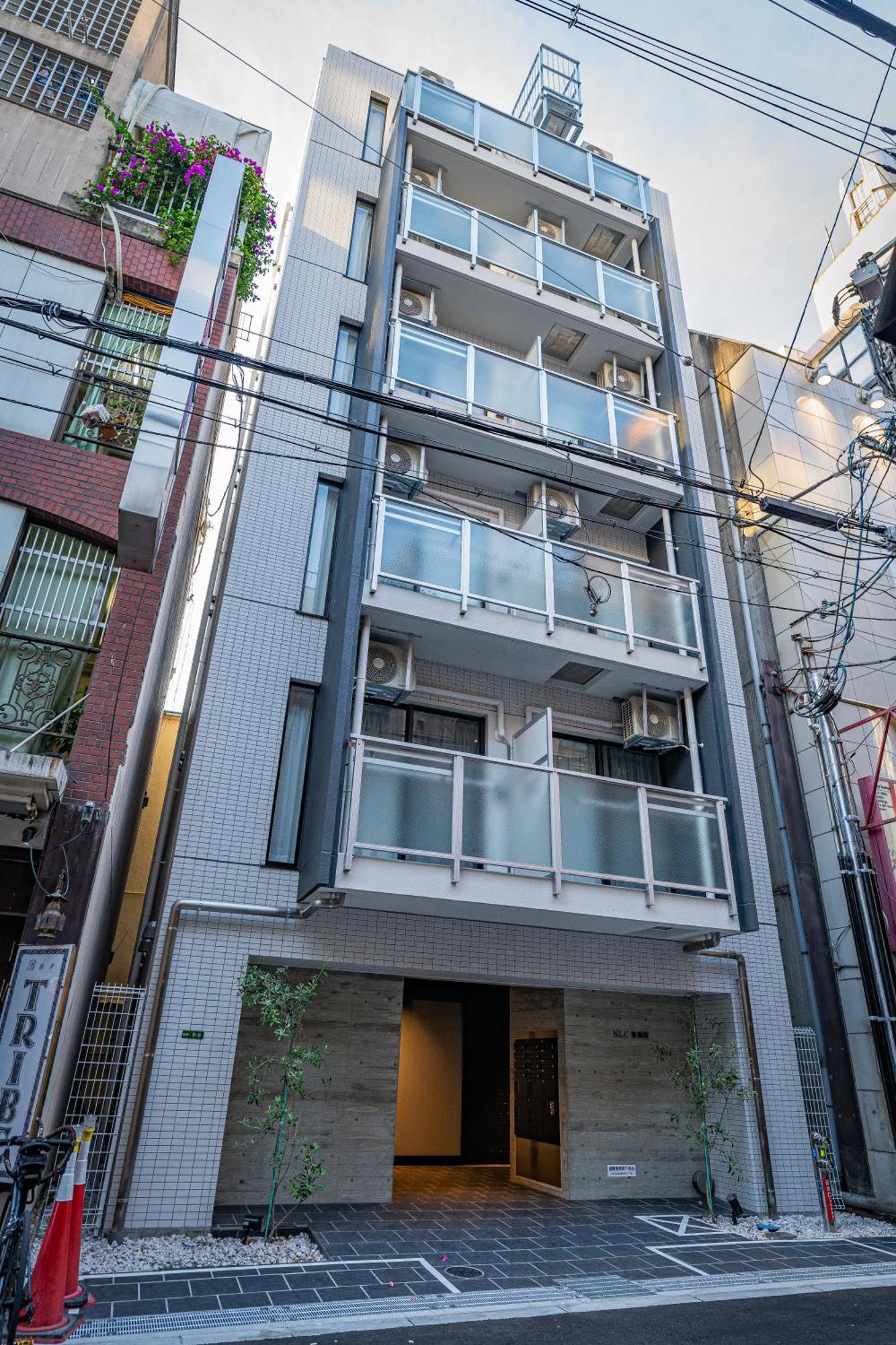11 Umeda Kamiyama Apartment *