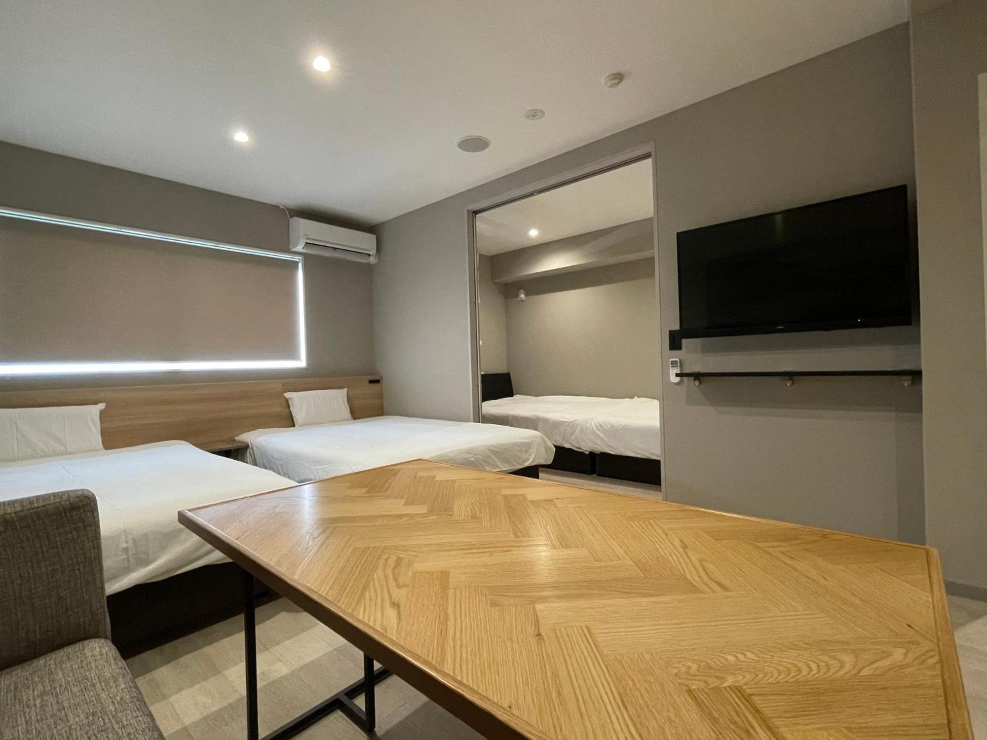 Comforts81 Shinsaibashi