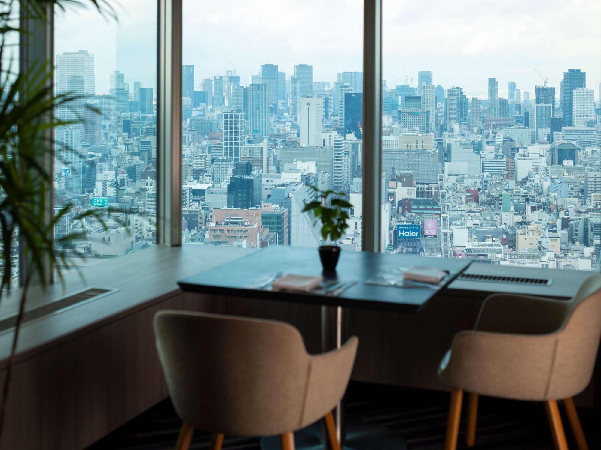 Swissotel Nankai 5*