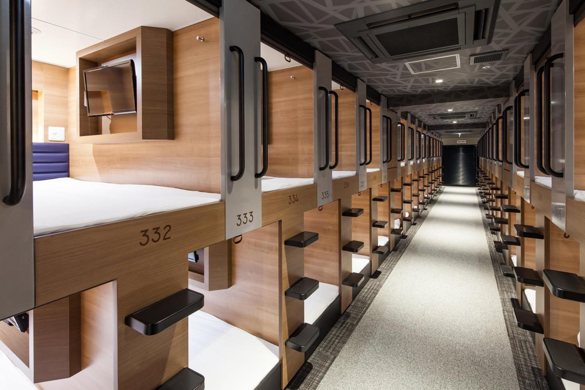 Capsule hotel Y's Namba