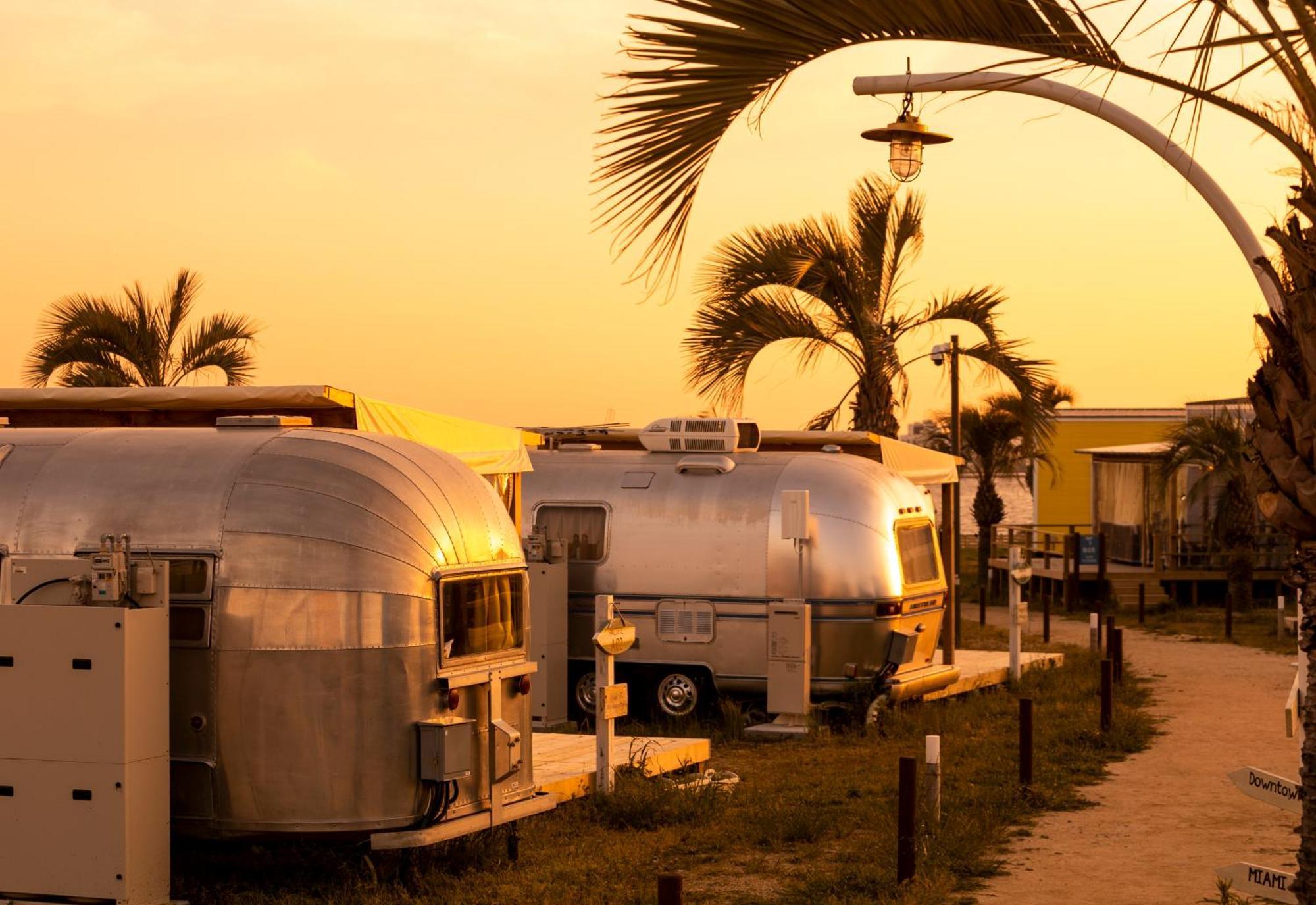 Campsite パームガーデン舞洲 Osaka