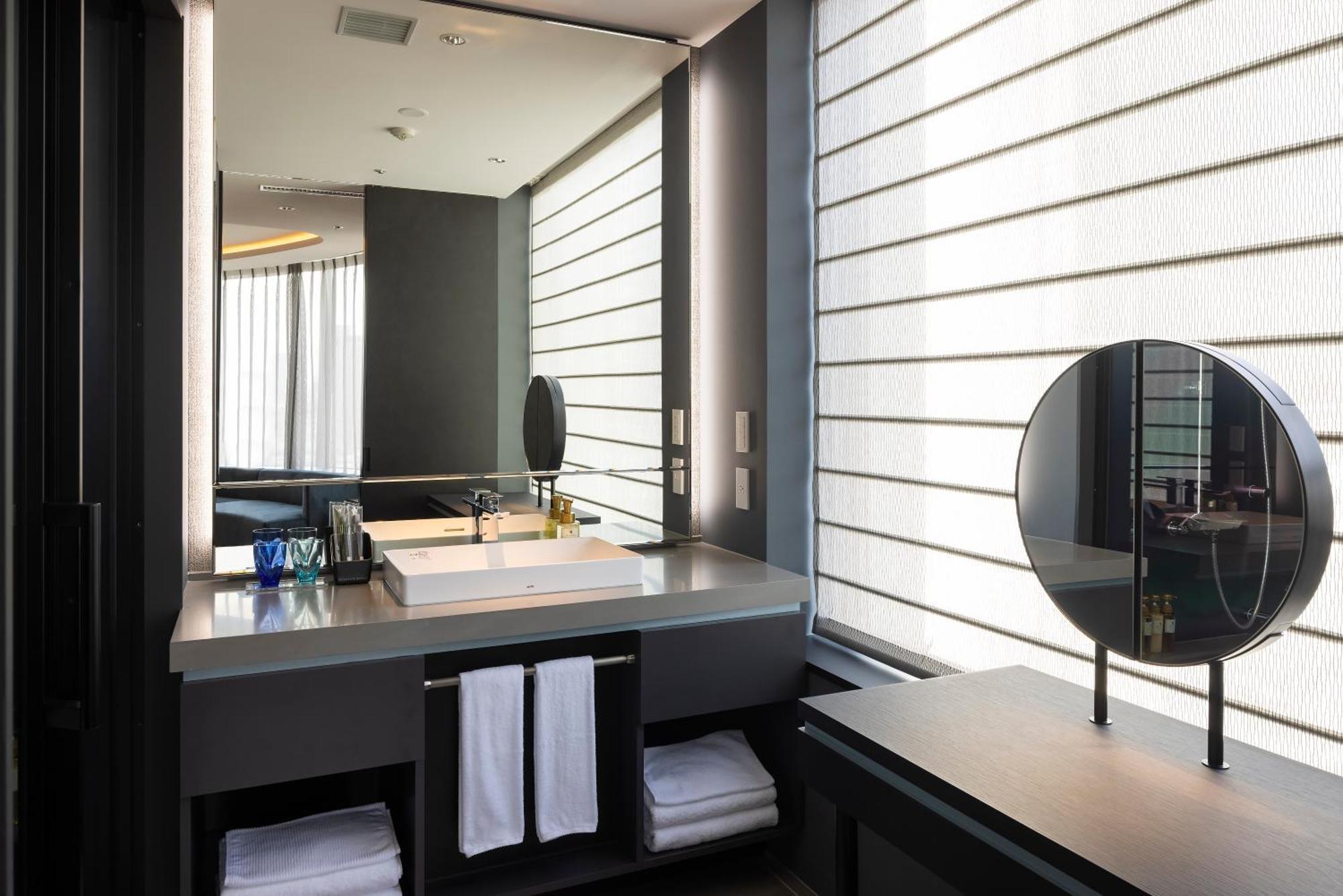 Intergate Umeda 4*
