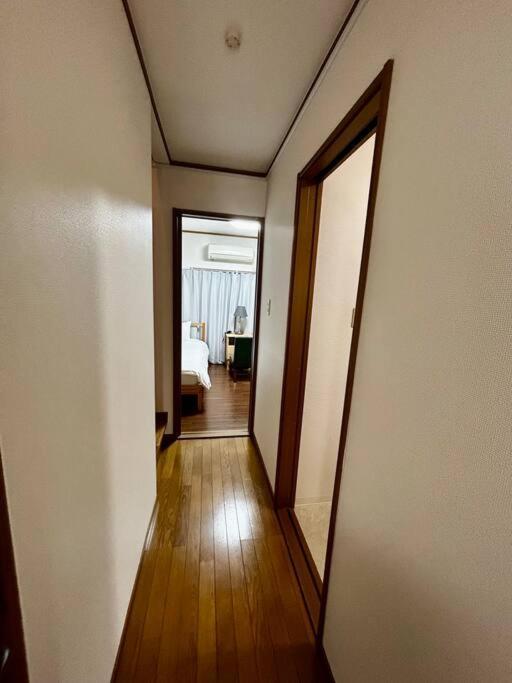 난바 도톤보리 7분,주차장있는 침대방 3개 다다미방 1개 단독주택,최대12명,지하철역 4분 *