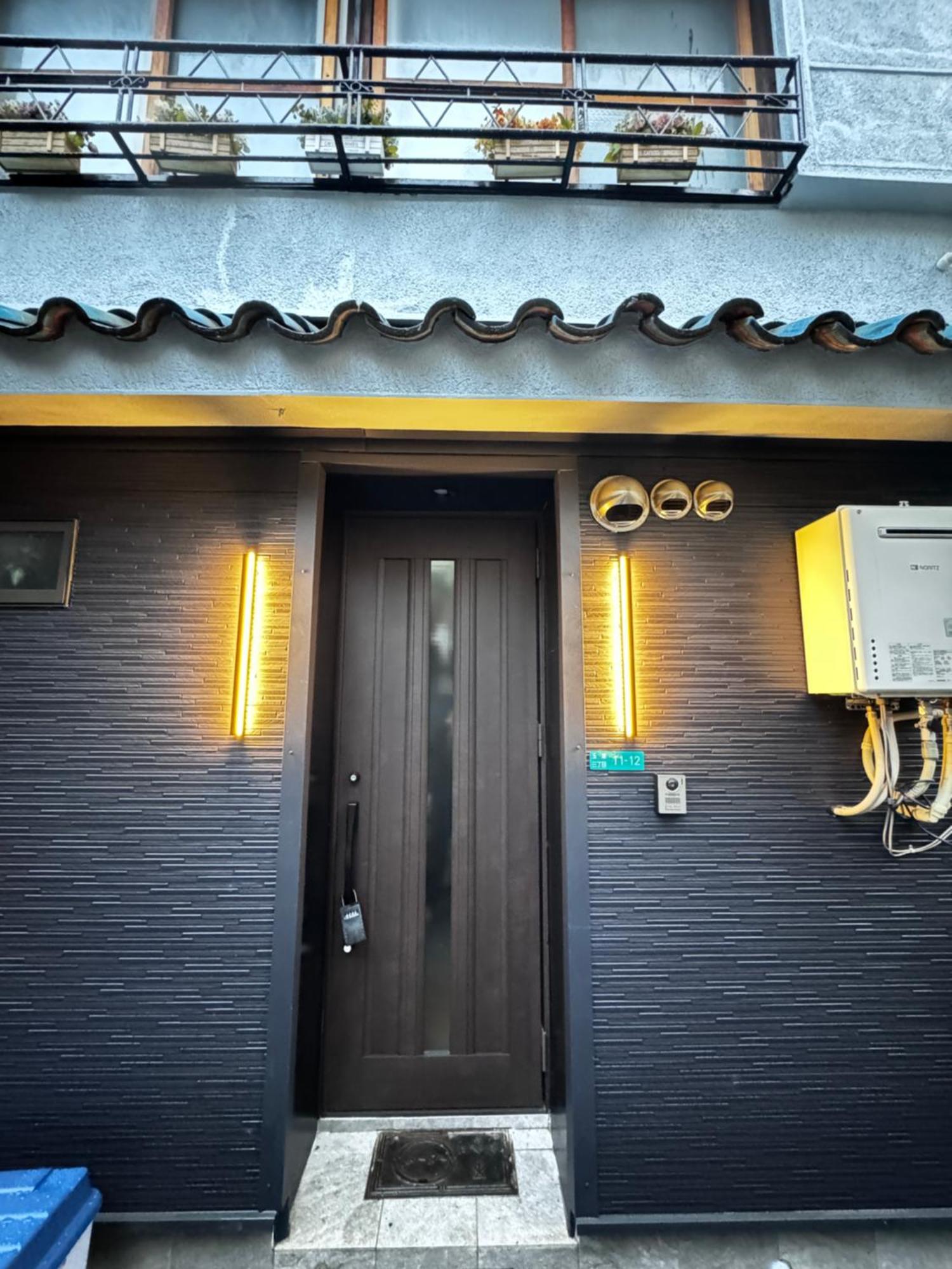 Apartment Official Trhouses 和御 玖鶴 15 Minutes To Shinsaibashi, Kuromon Market And Namba *