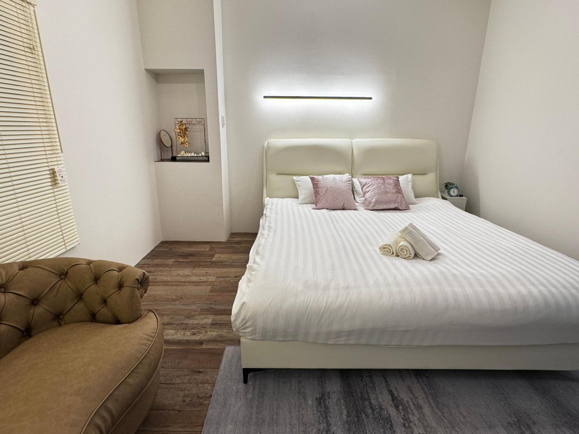 Apartment Official Trhouses 和御 玖鶴 15 Minutes To Shinsaibashi, Kuromon Market And Namba *