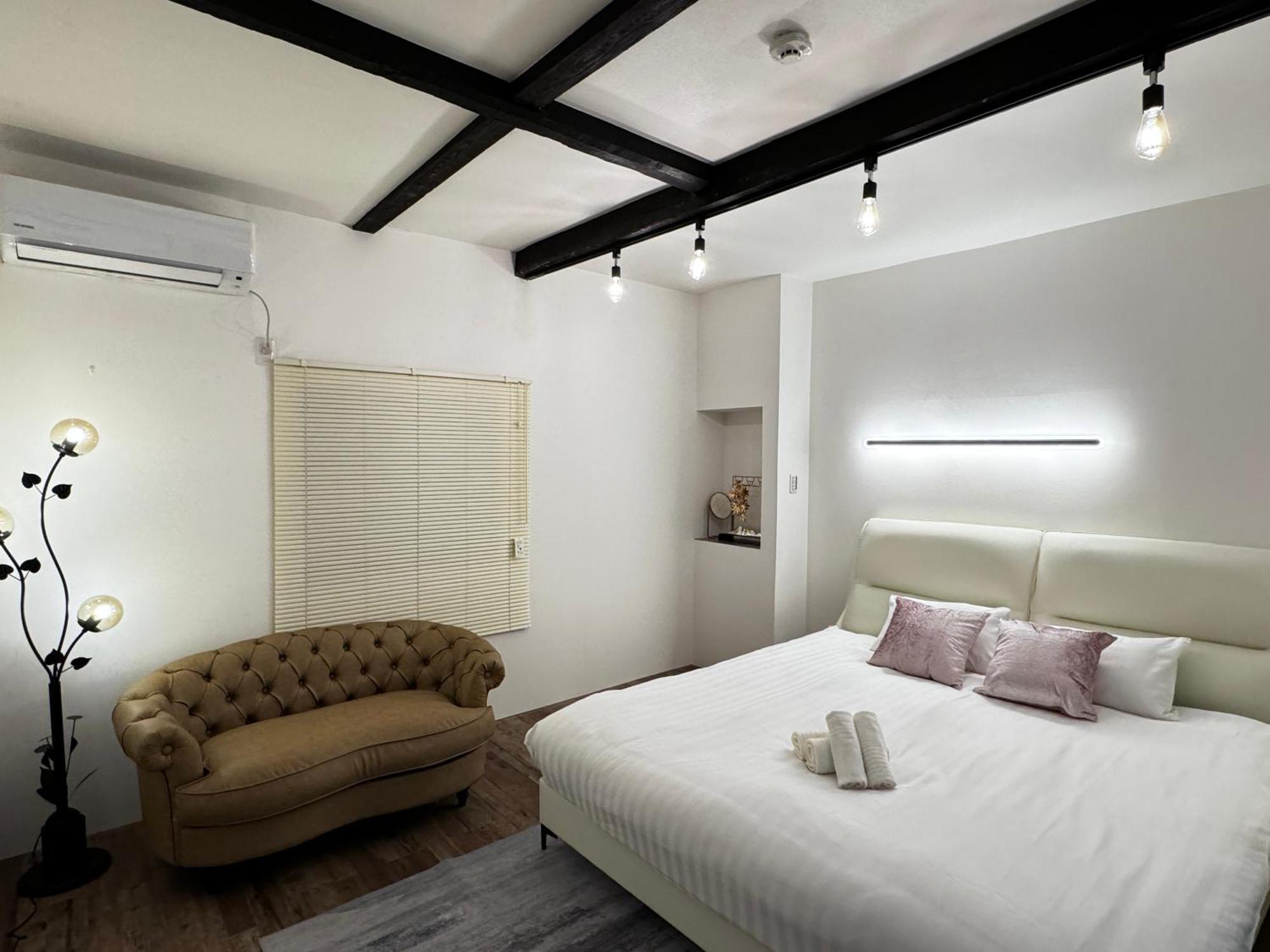 Apartment Official Trhouses 和御 玖鶴 15 Minutes To Shinsaibashi, Kuromon Market And Namba
