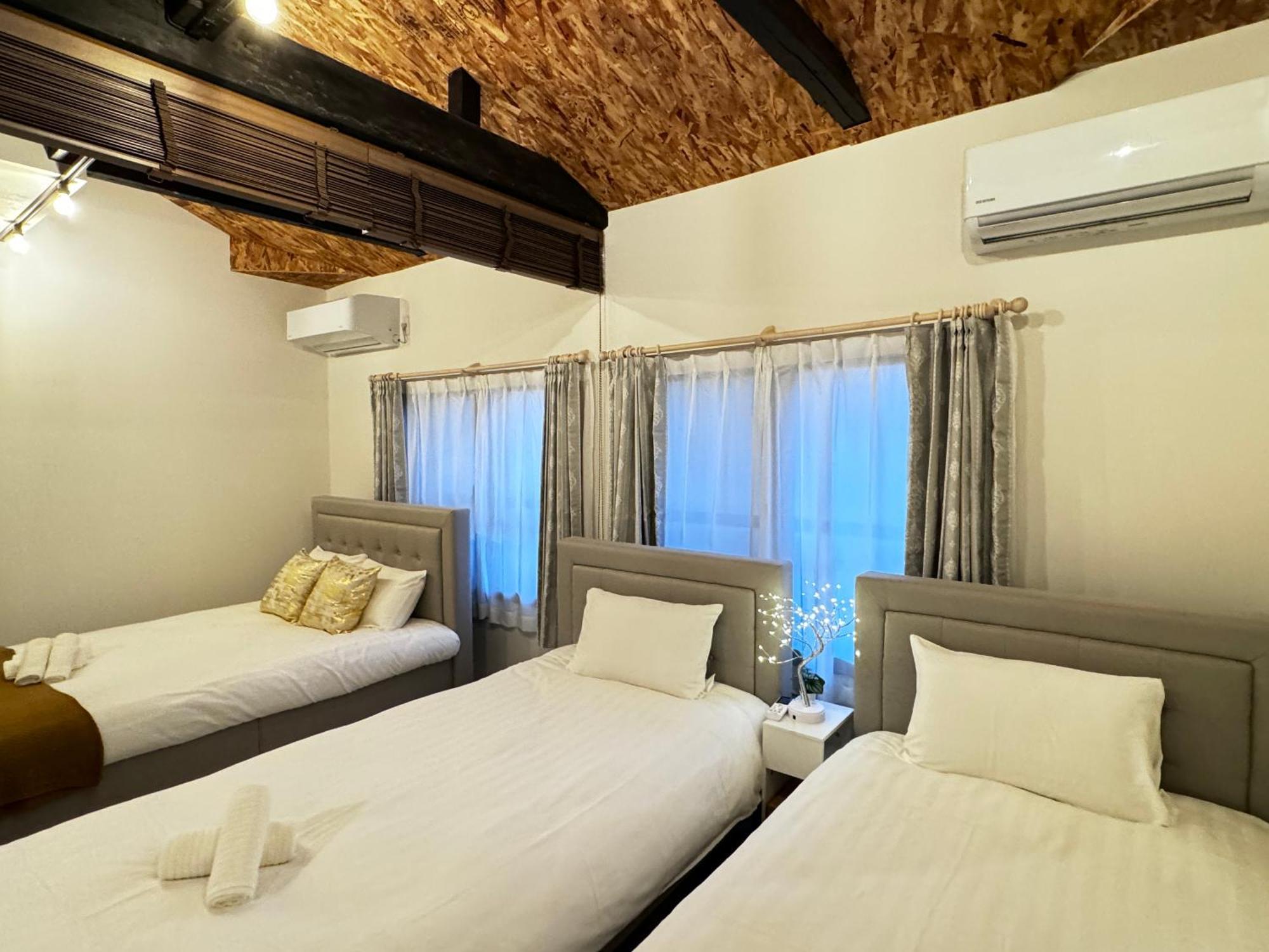 Official Trhouses 和御 玖鶴 15 Minutes To Shinsaibashi, Kuromon Market And Namba