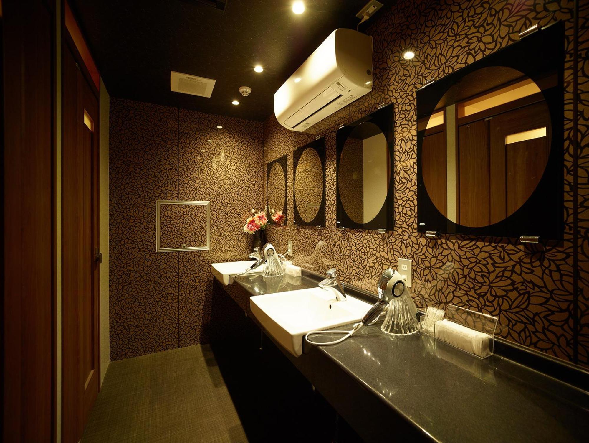 Sunplaza 2 Annex Osaka