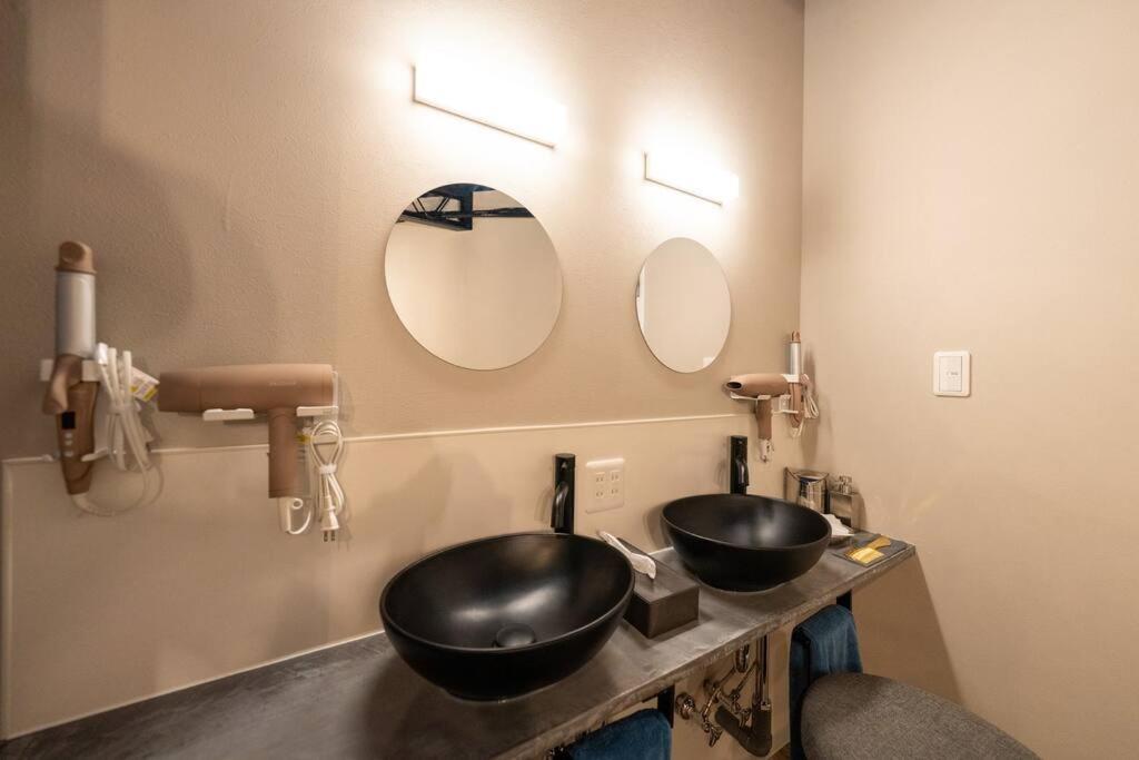 Villa Nico!サウナ!ハンモック!yogibo!大画面プロジェクター!非日常の暮らし 寝室5つ トイレお風呂3台 Osaka