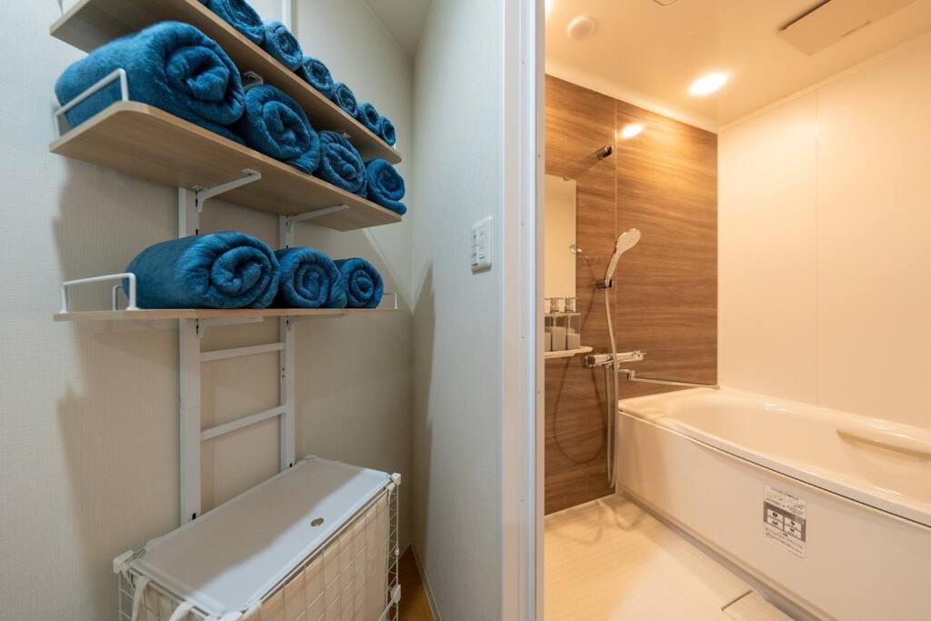Nico!サウナ!ハンモック!yogibo!大画面プロジェクター!非日常の暮らし 寝室5つ トイレお風呂3台 Villa Osaka