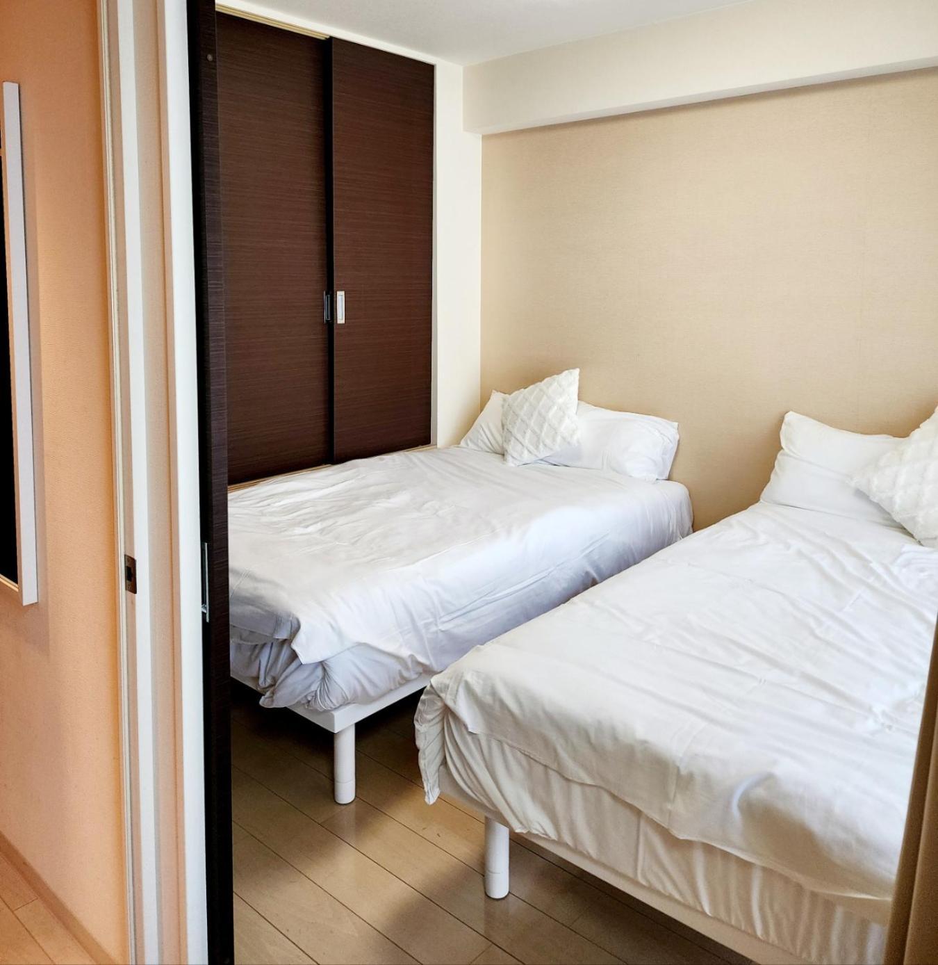 Apartment Cocone House Twin Bedroom 2 Stops From Namba Station