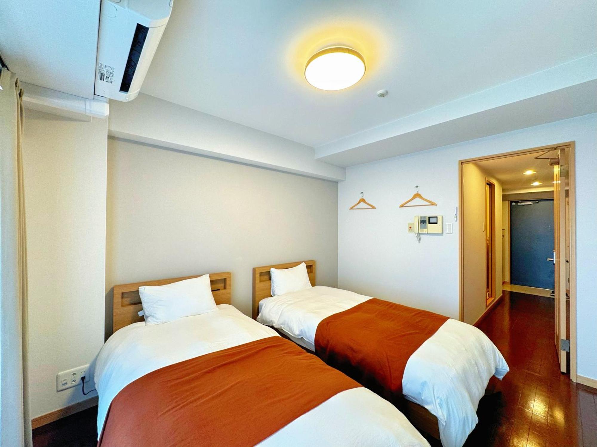 Apartamento クリスタルコート難波 *