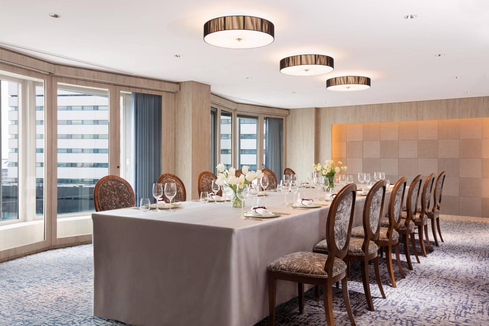 Hotel Courtyard By Marriott Shin-osaka Station 5*