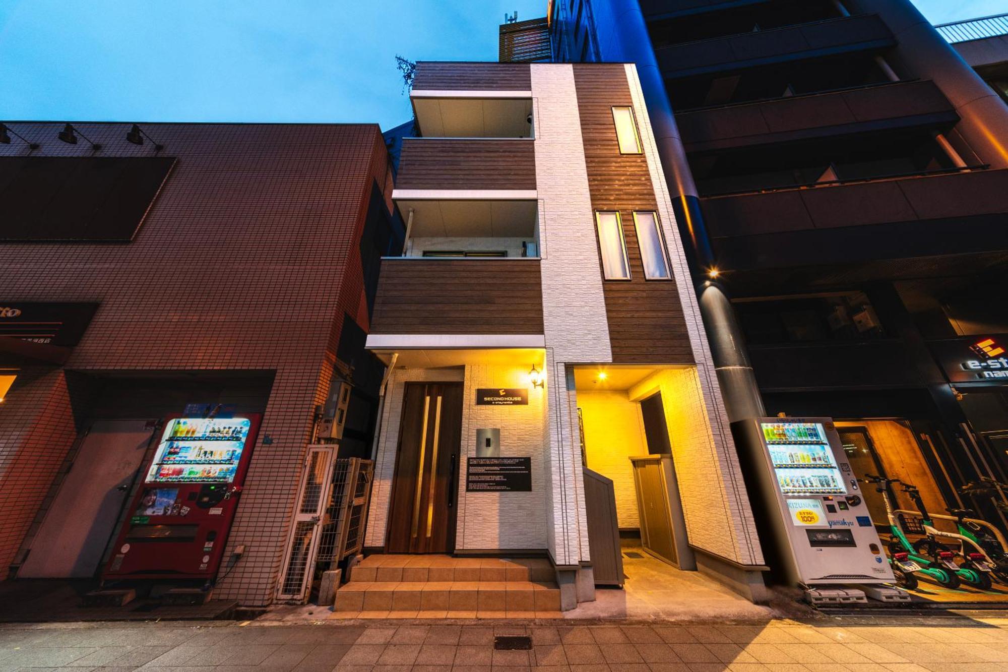 E-stay Namba Aparthotel 2*
