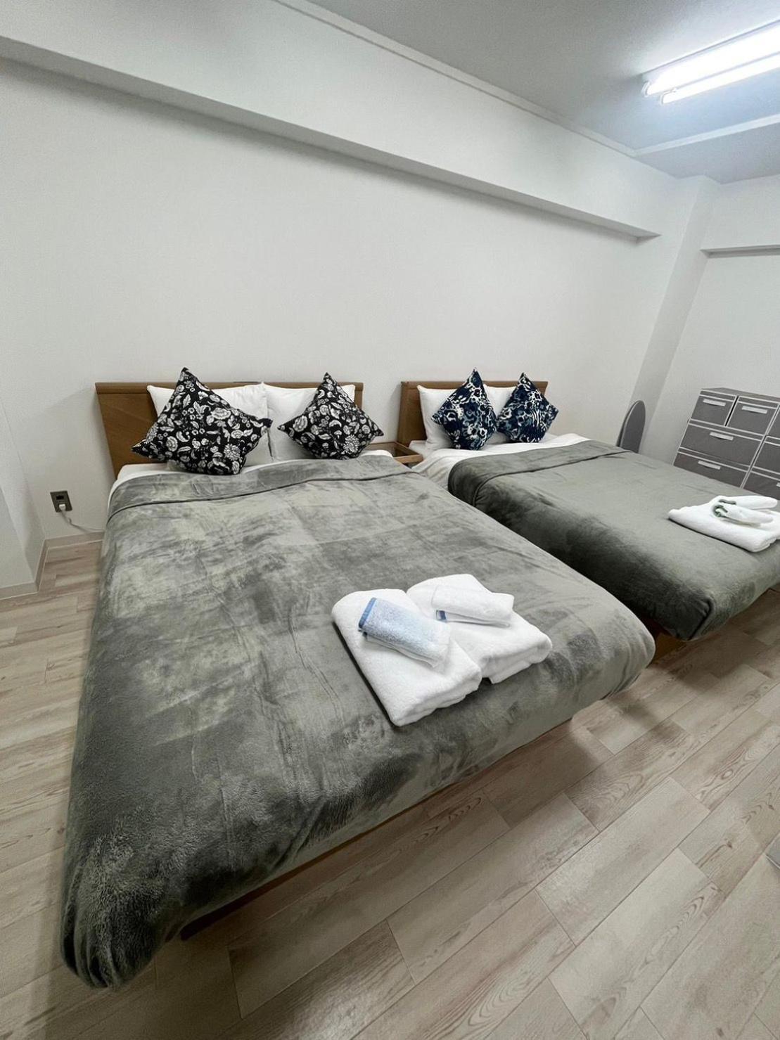 Guest house Shinosaka Jr 30s, Umeda 6min, Kyoto 25min, Direct To Kansai Airport 關西空港直達, Early Check In *
