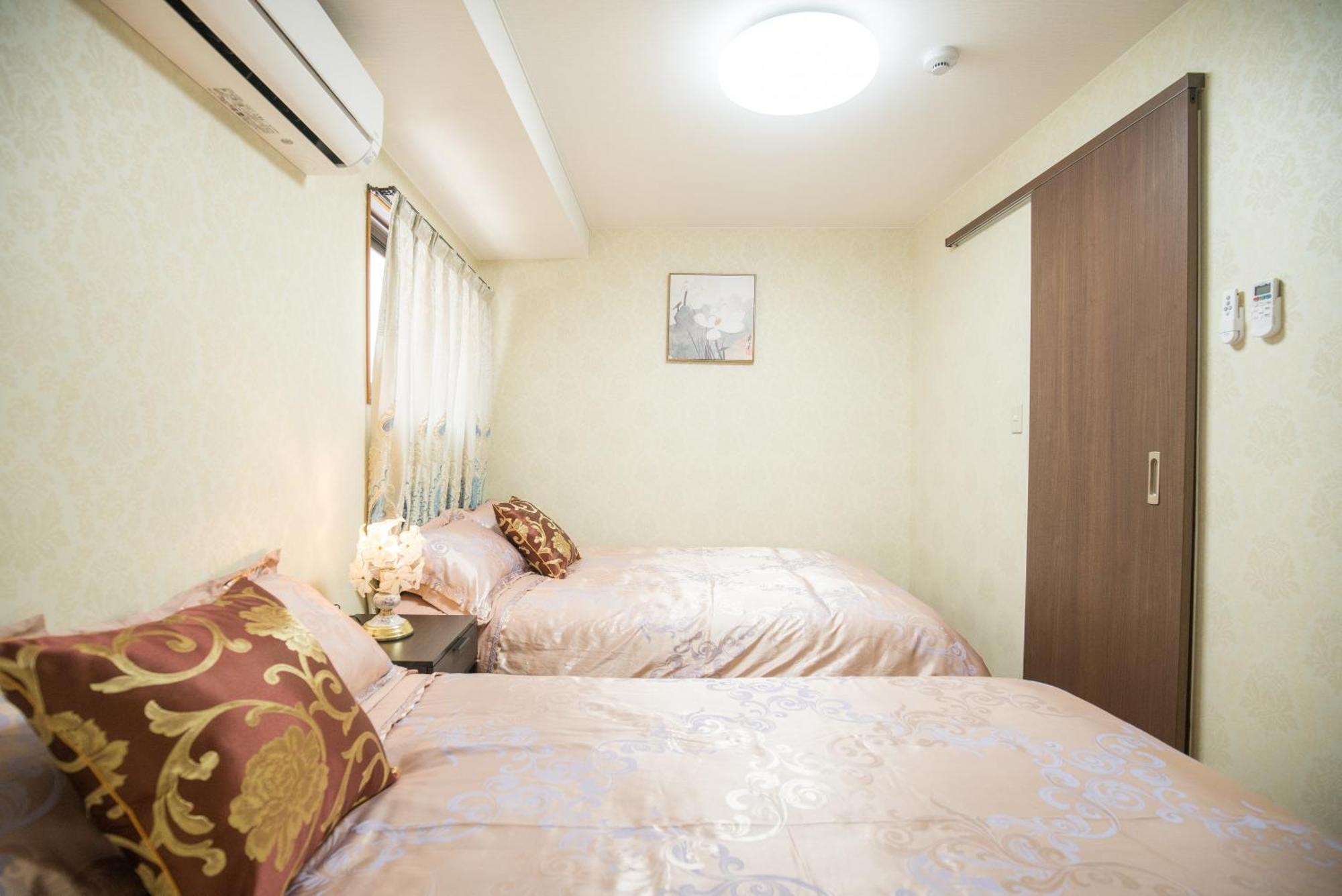 共享露台日本橋駅步行3分钟道顿堀市中心三室一厅公寓房302房间 Apartment *