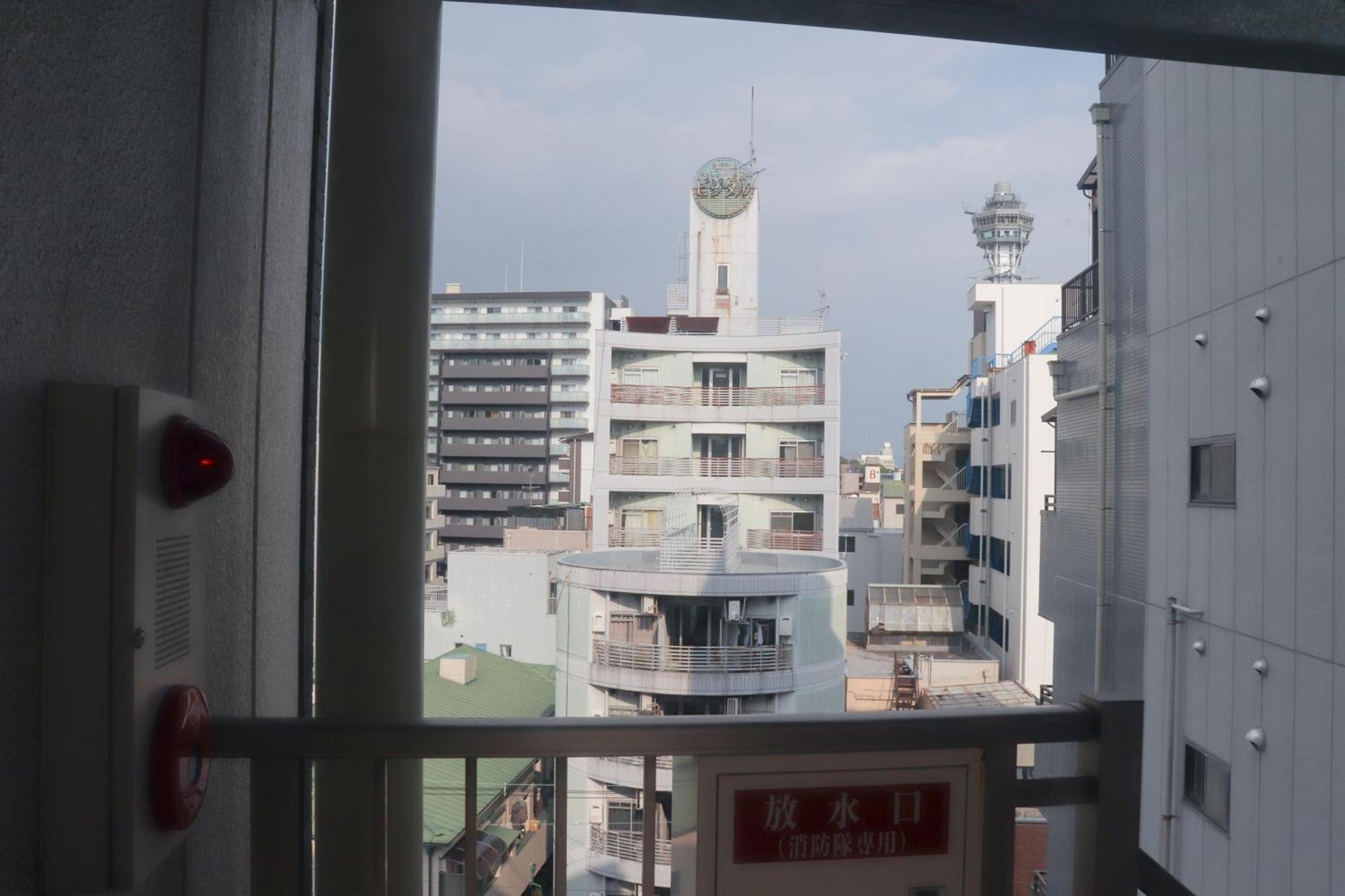Apartment ランドマーク難波 *