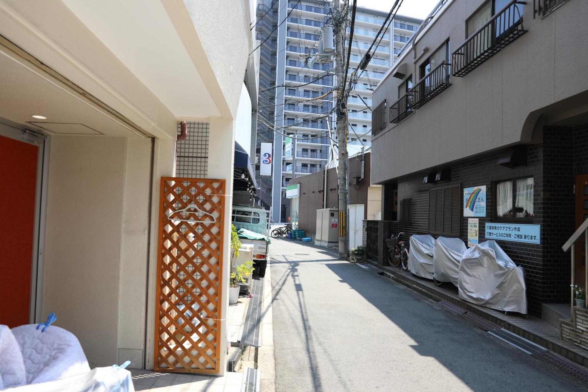 Apartment Private House Yoursとなり Osaka