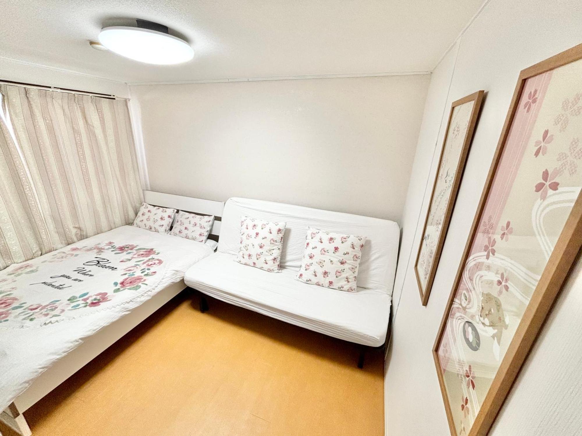 Apartment Hiyamagu Namba: Cozy 3-room Near Kuromon Market *