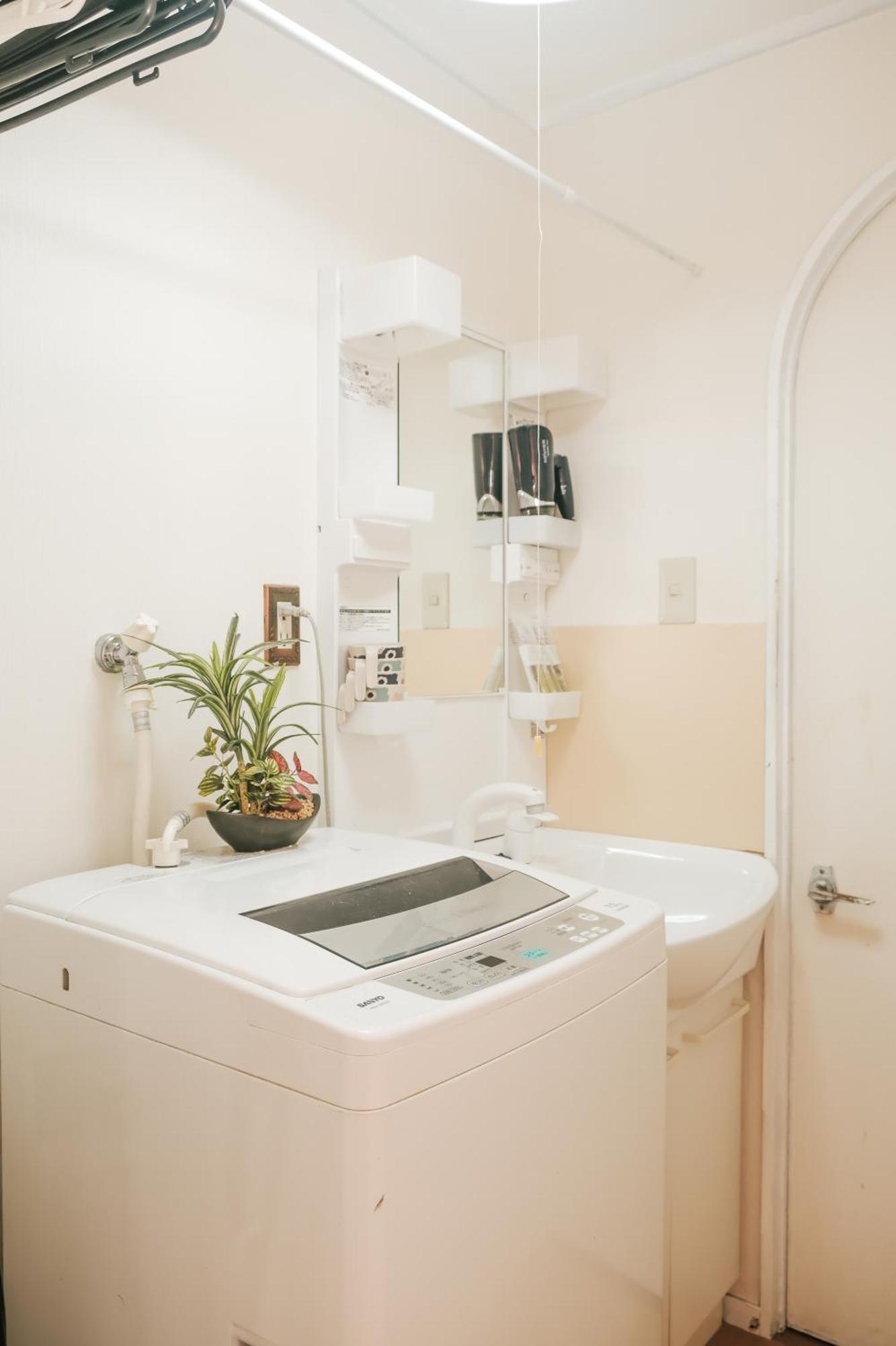 Apartment Hiyamagu Namba: Cozy 3-room Near Kuromon Market Osaka