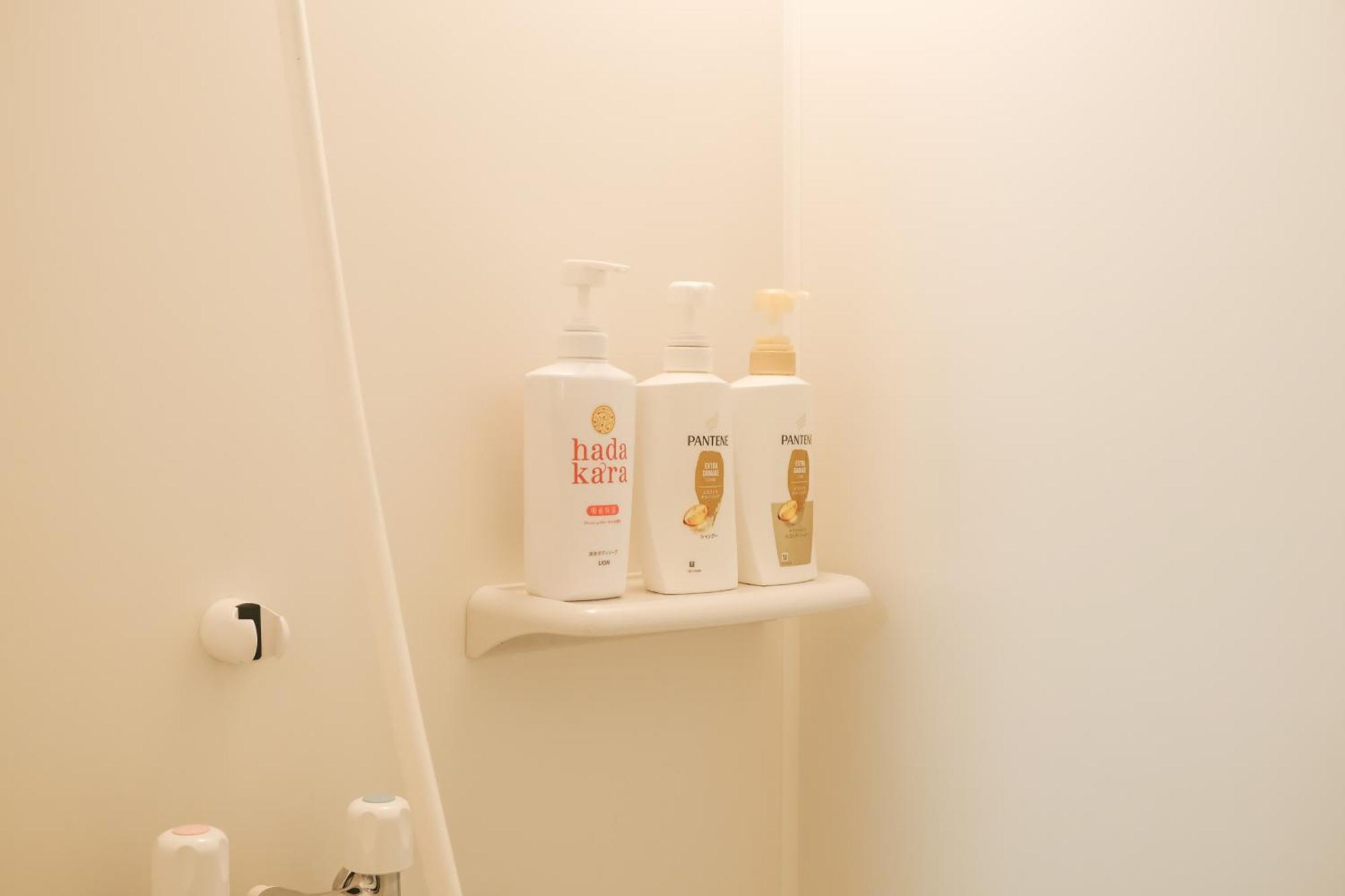 Hiyamagu Namba: Cozy 3-room Near Kuromon Market Apartment