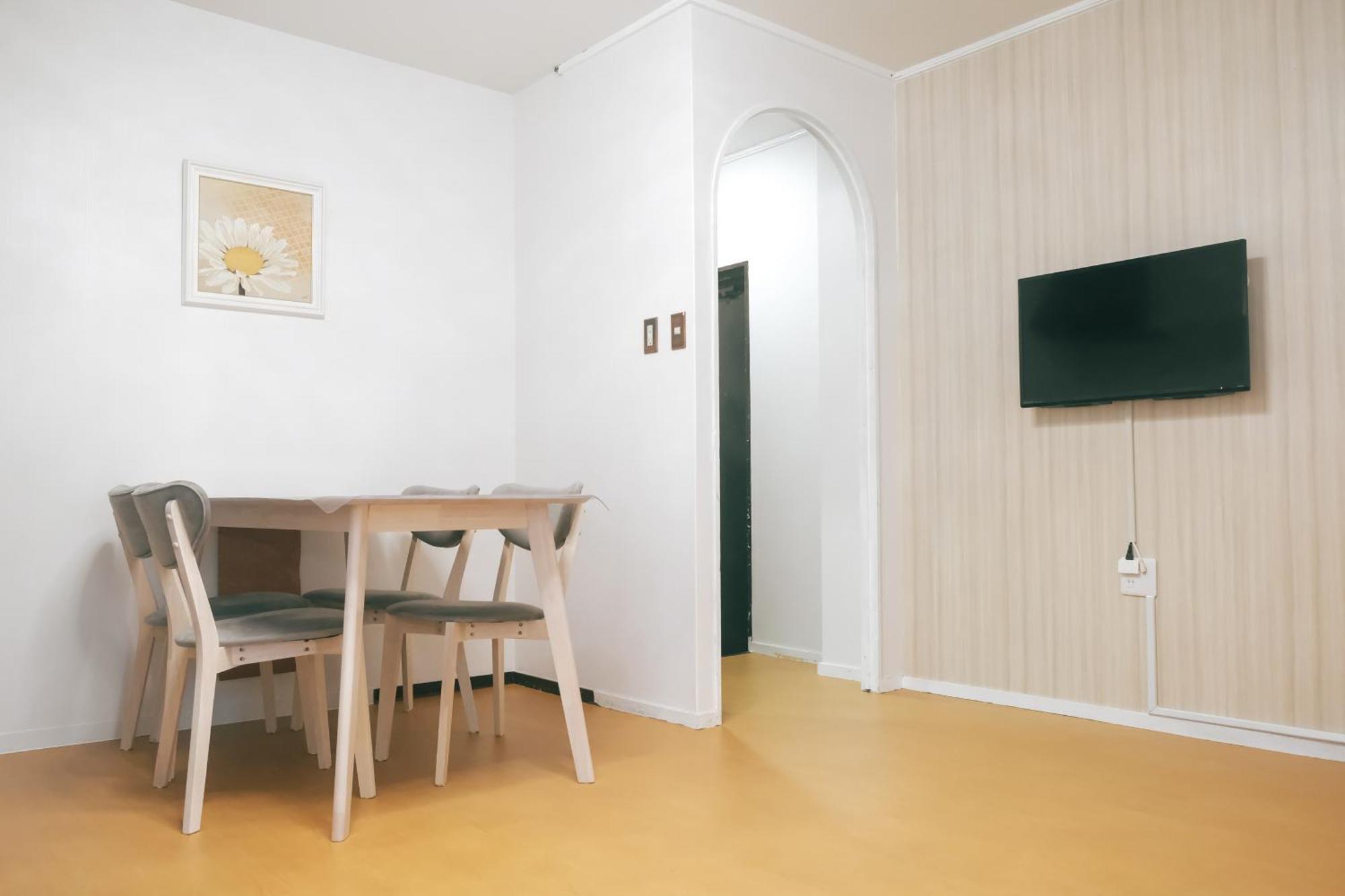 Hiyamagu Namba: Cozy 3-room Near Kuromon Market Apartment *
